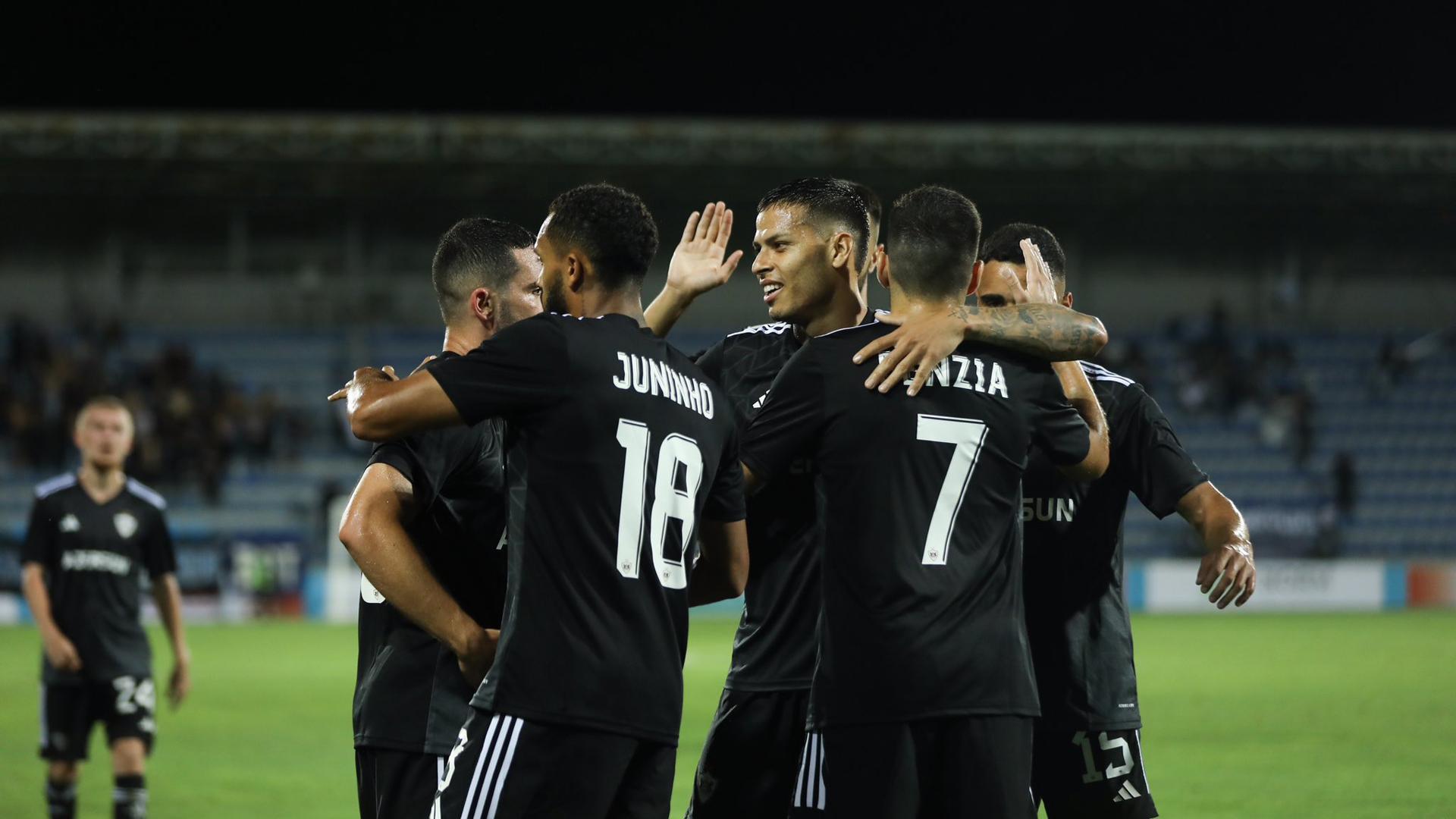 Juninho durante un partido esta temporada con el Qarabag azerí