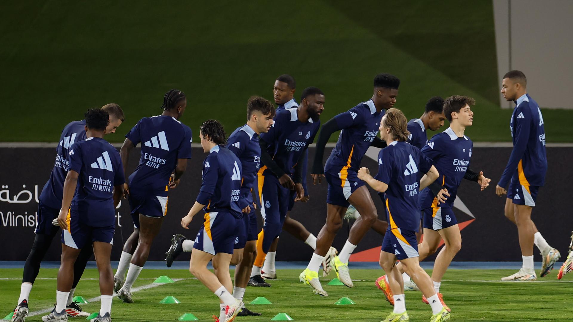 Los jugadores del Real Madrid, en su sesión de entrenamiento en Yeda