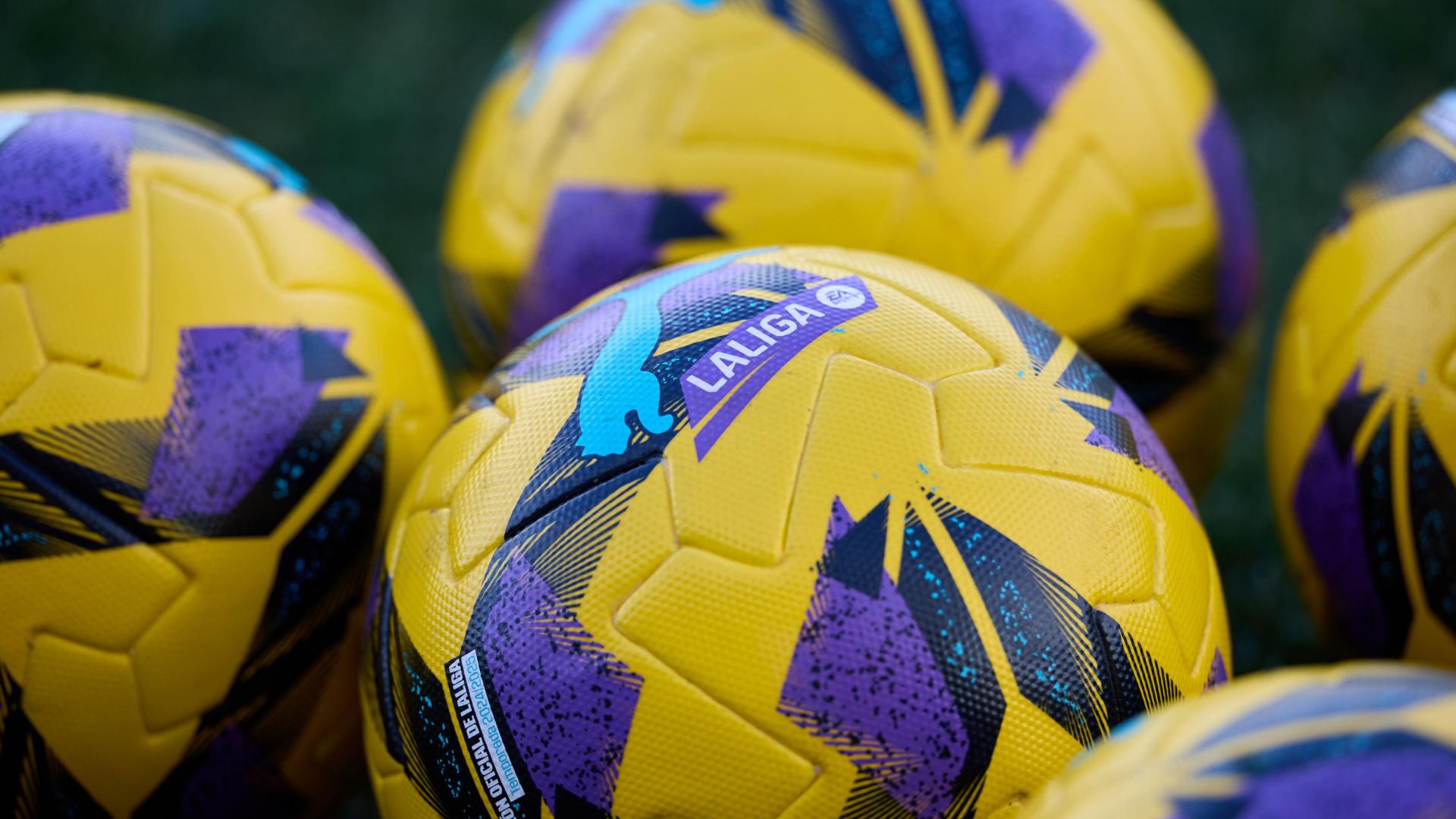 Un primer plano de unos balones oficiales de La Liga para este periodo de invierno