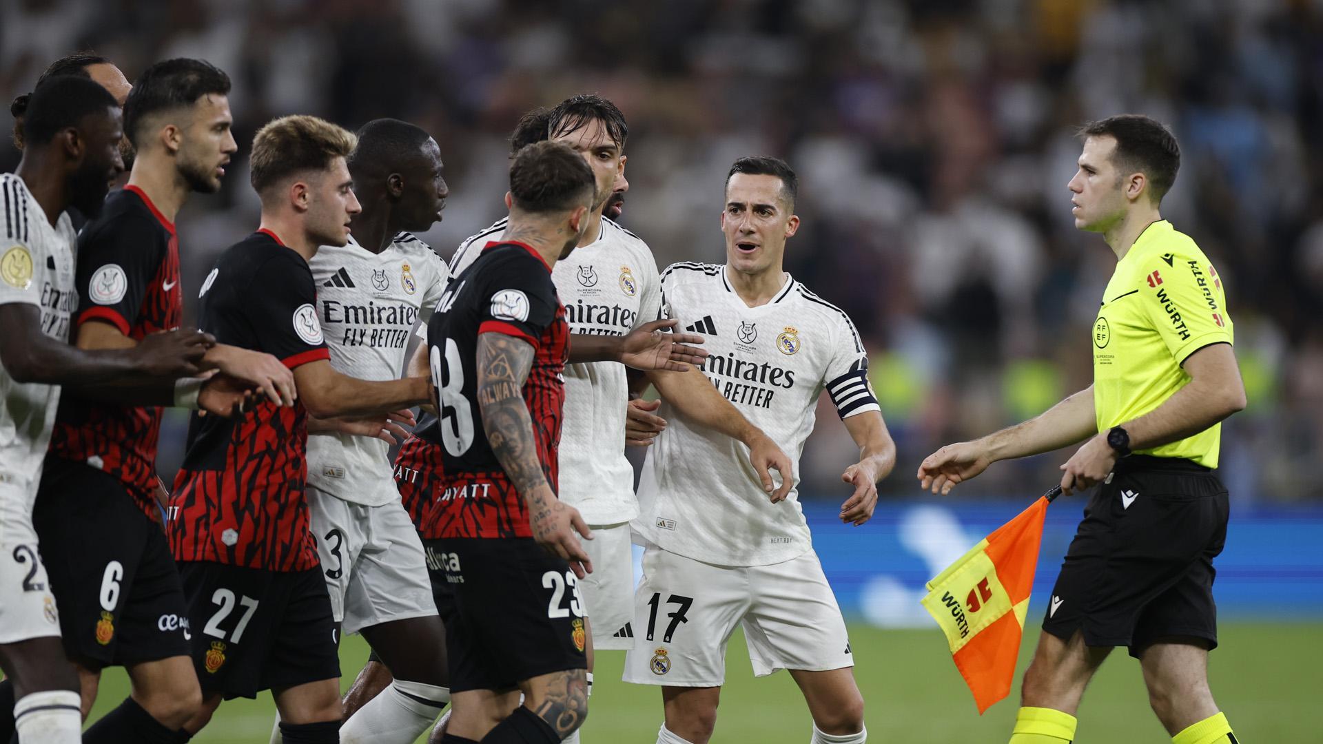 Bronca entre jugadores del Real Madrid y del Mallorca al finalizar el partido
