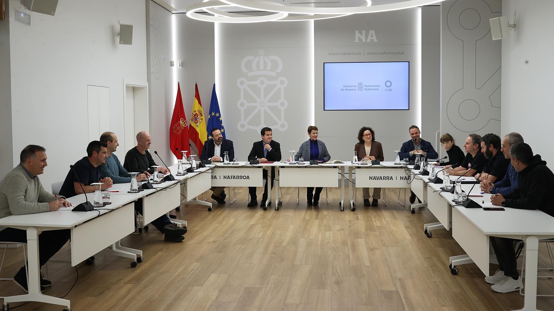 Inicio de la reunión entre la presidenta María Chivite y representantes del comité de BSH, este sábado 10 de enero /