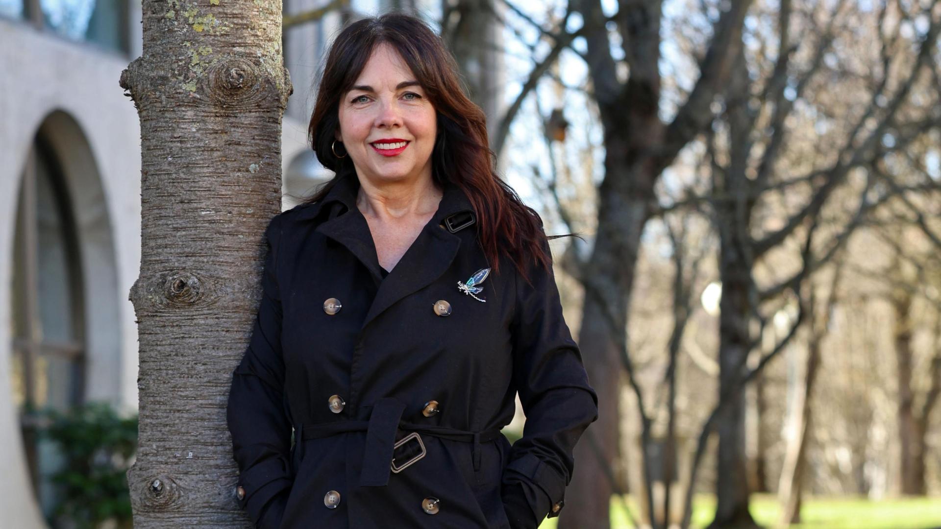 La escritora pamplonesa Maribel Medina, este lunes en el campus de la UPNA