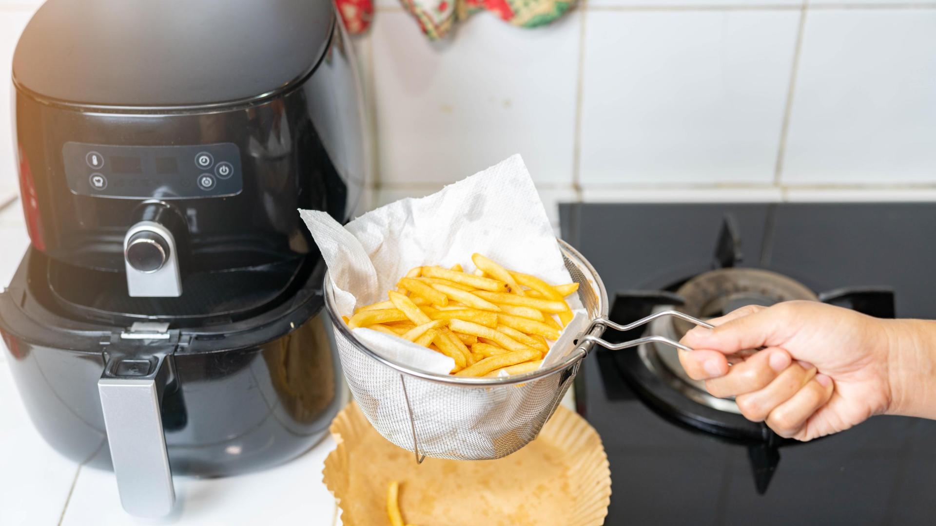 Respetar las técnicas de cocción tradicionales para ciertos alimentos garantiza mejores resultados en la freidora de aire.