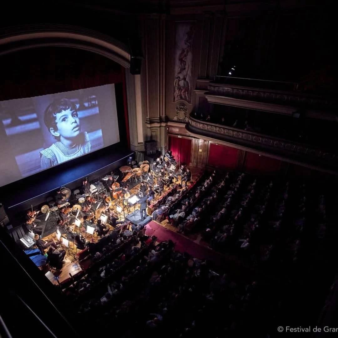 La Orquesta Ciudad de Granada, dirigida por Pablo Urbina, el pasado sábado durante la interpretación de 'Blancanieves'