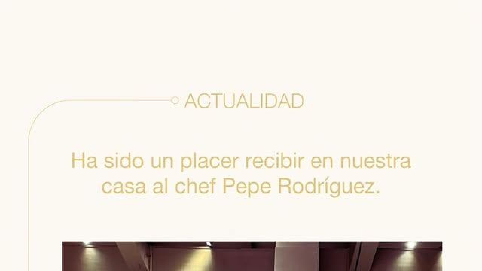 Los cocineros David Yárnoz y Pepe Rodríguez, en el centro de la imagen