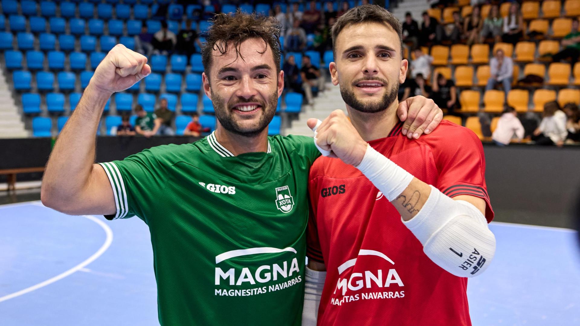 Dani Saldise y Asier Llamas celebran la Copa Navarra de 2024
