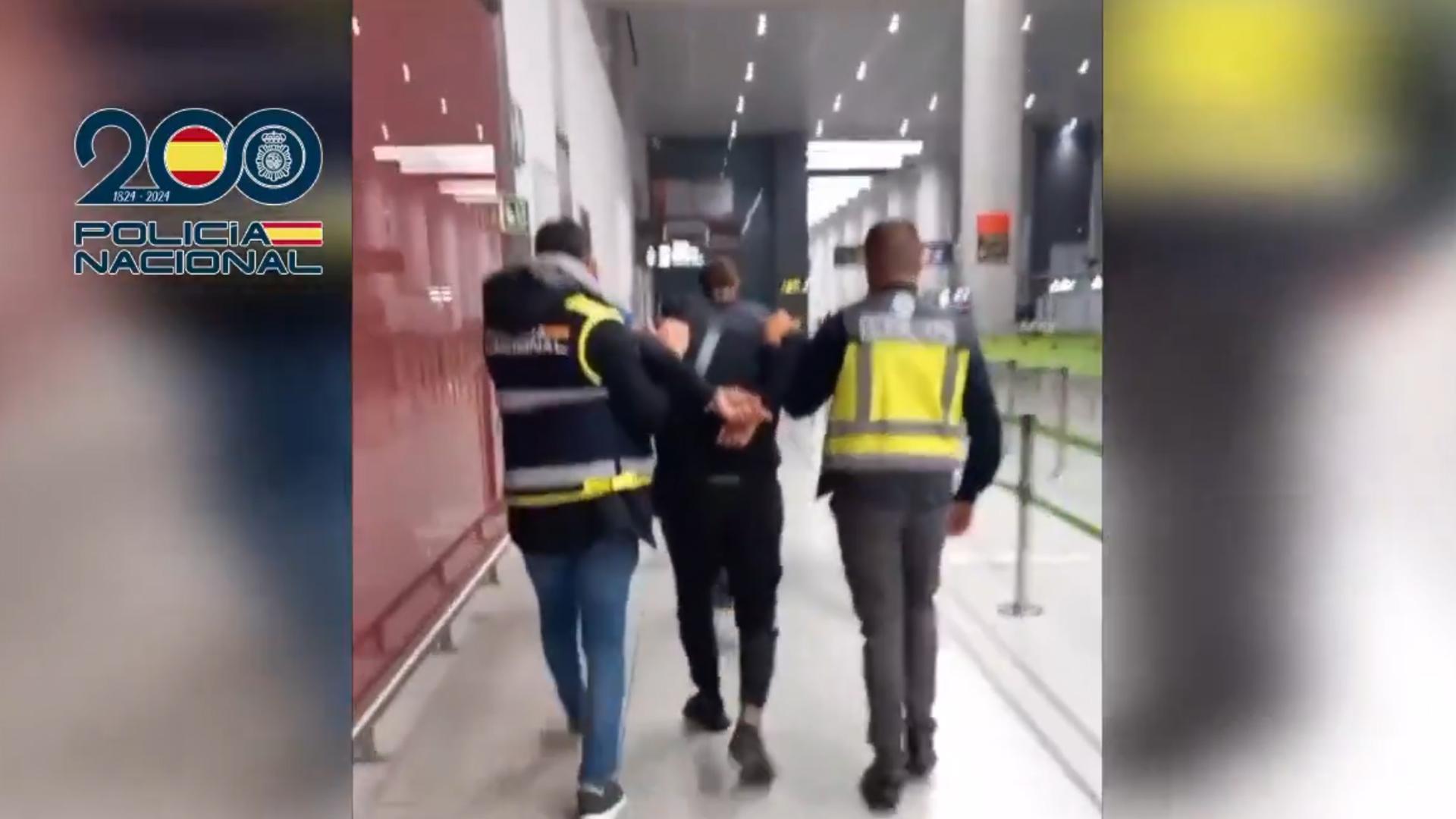 El fugitivo fue detenido en el aeropuerto de Málaga