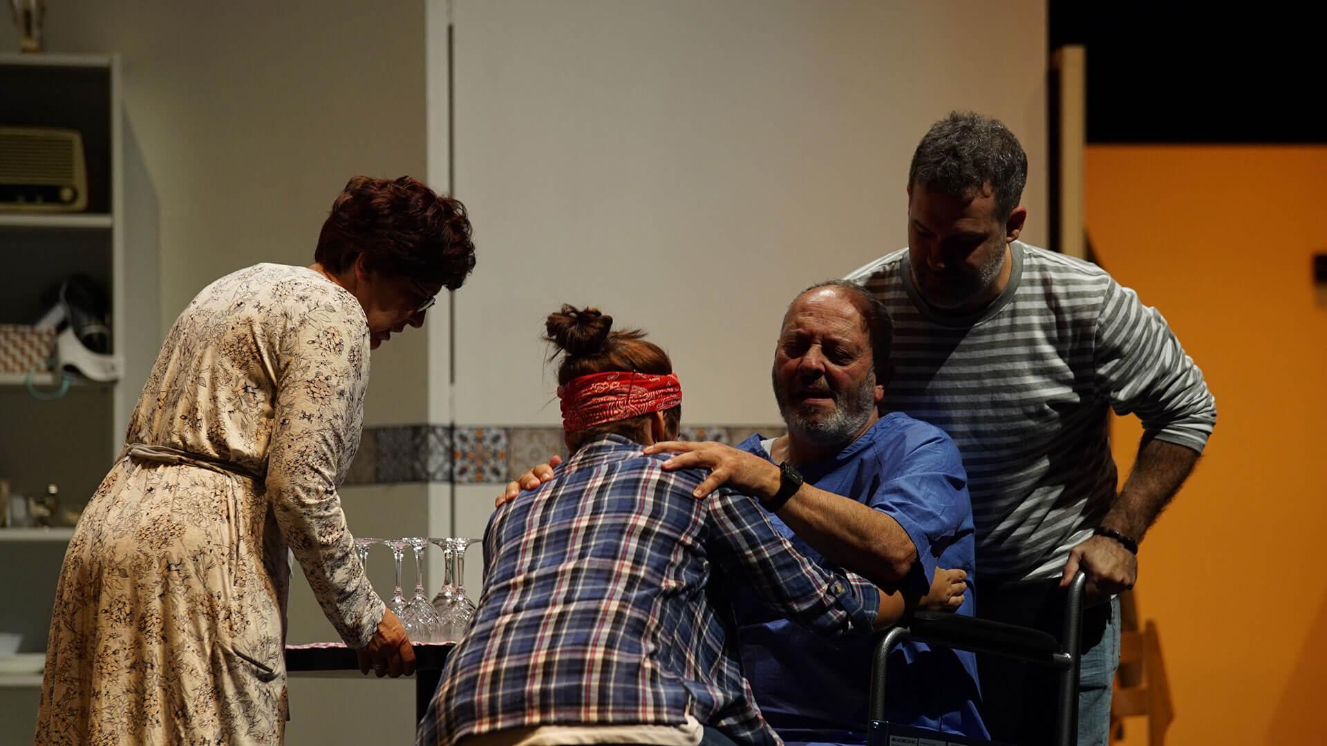 La obra de teatro 'Aita' regresa este finde a los escenarios navarros.