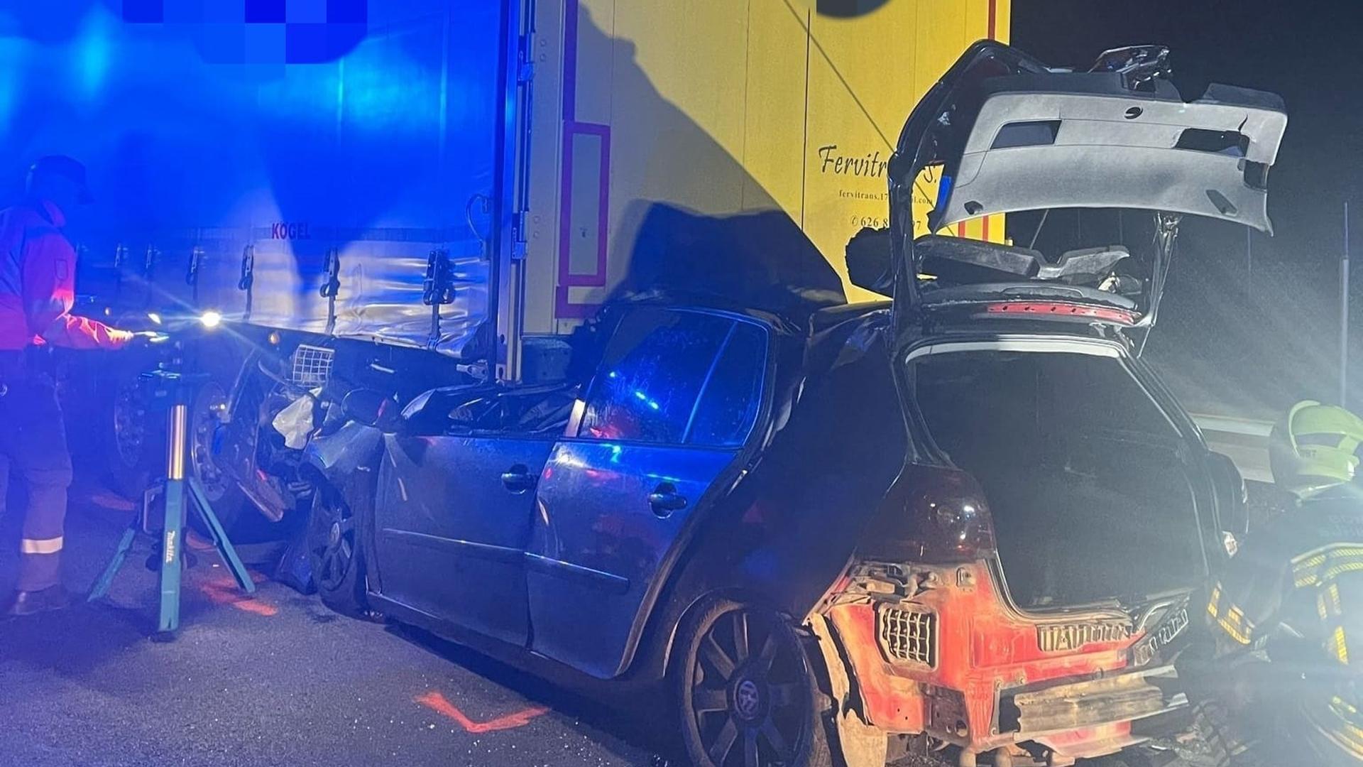 Muere un conductor al colisionar con un camión en la A-68 en Tudela