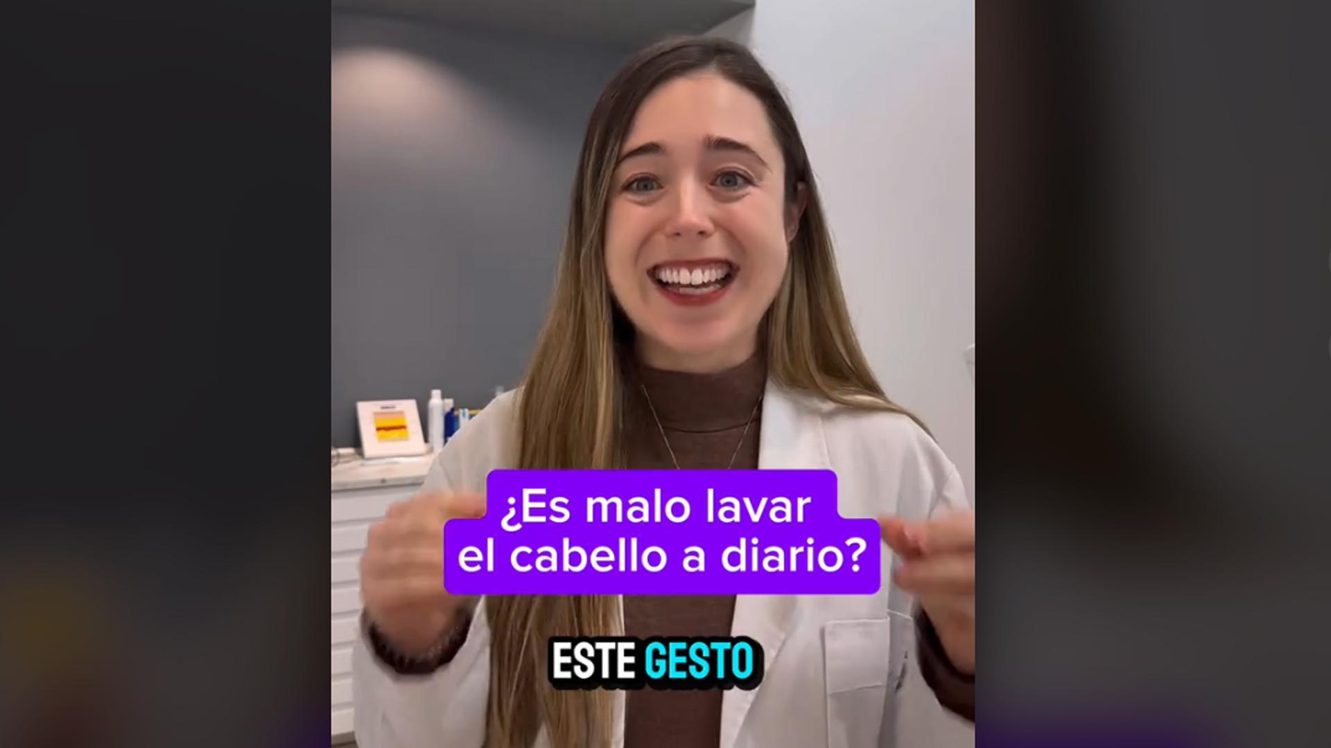 La doctora Leire Barrutia, en uno de sus vídeos de TikTok