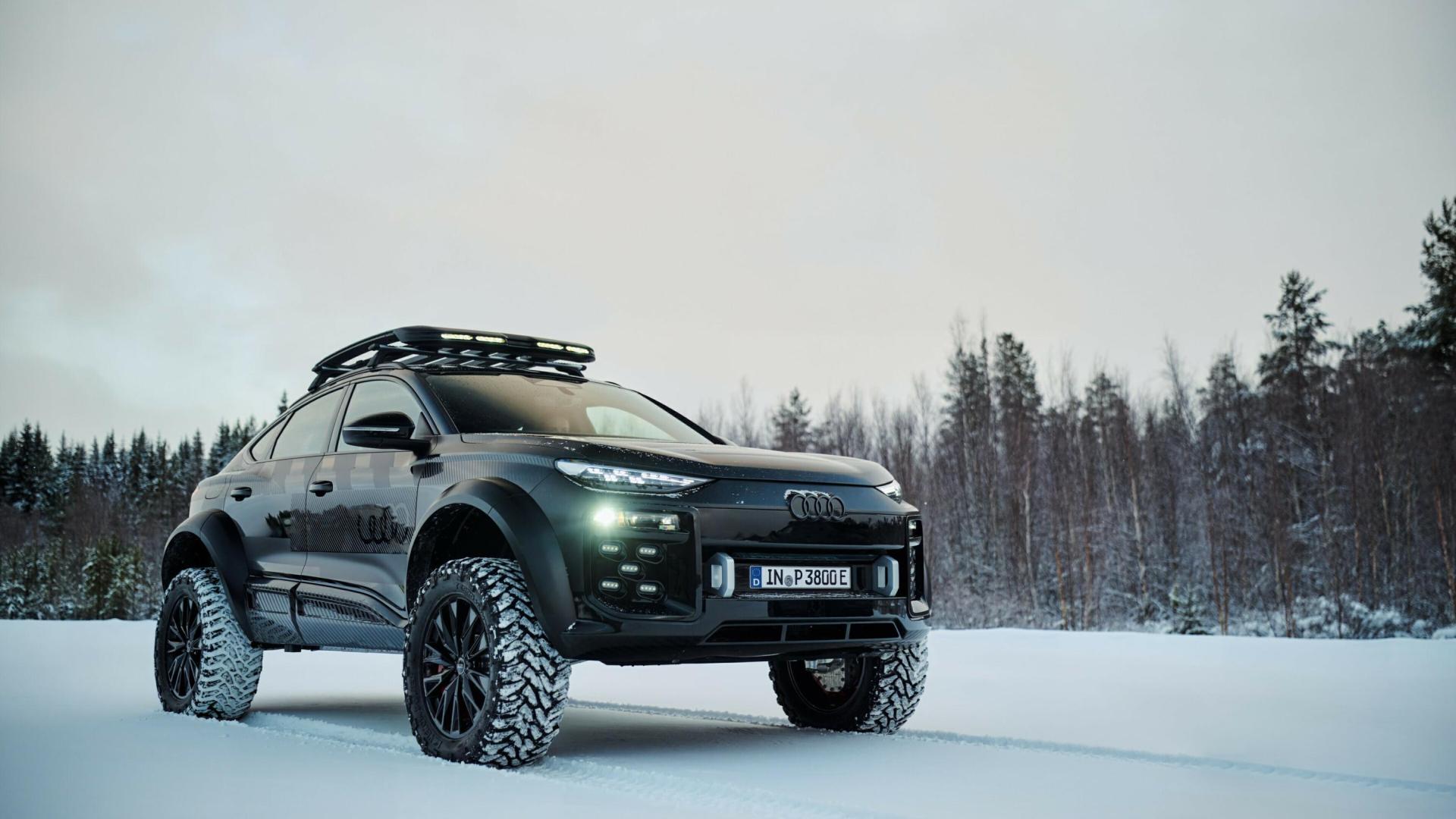 Static photo,
Colour: Mythos black metallic, specific wrapping