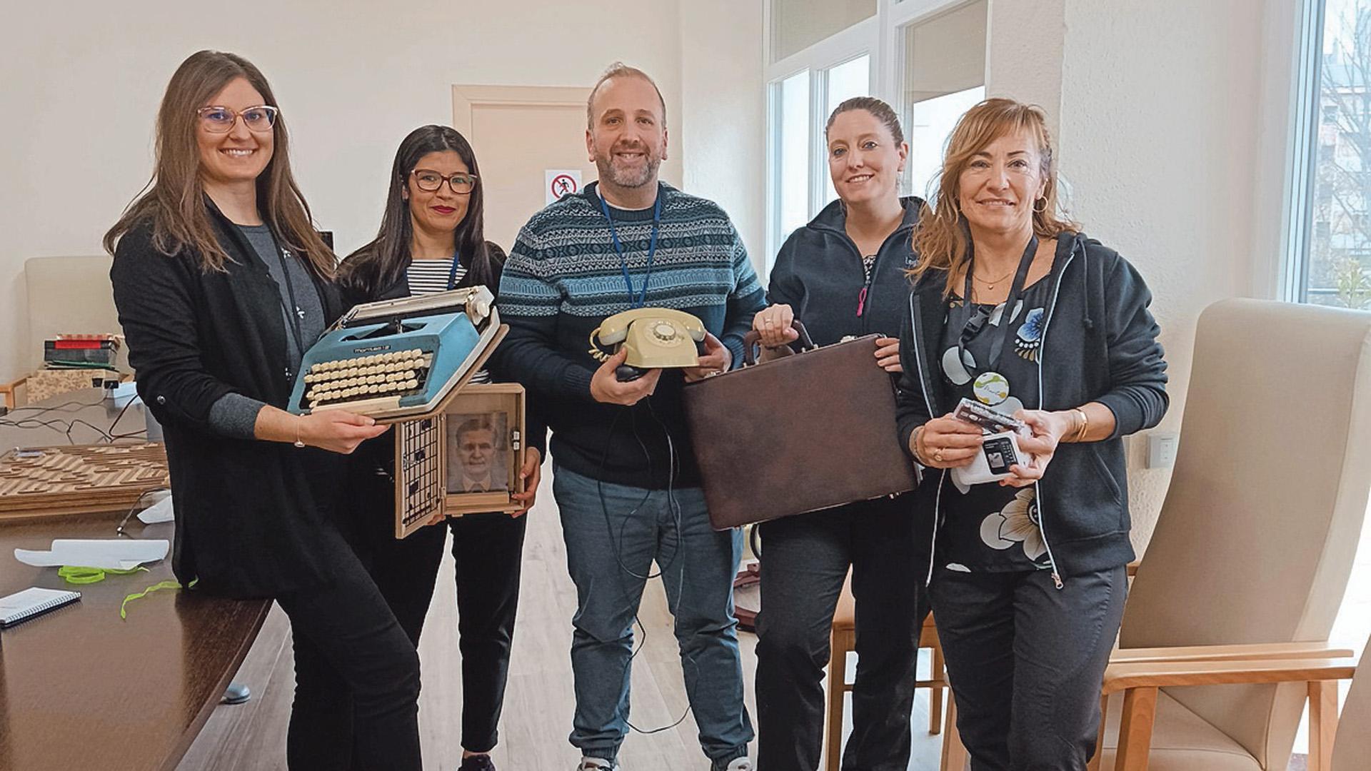 Personal de la Fundación San Jerónimo de Estella, este viernes, tras concluir el juego de escape room