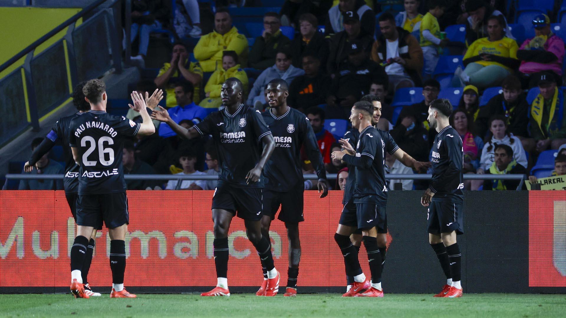 Los jugadores del Villarreal celebran el segundo gol