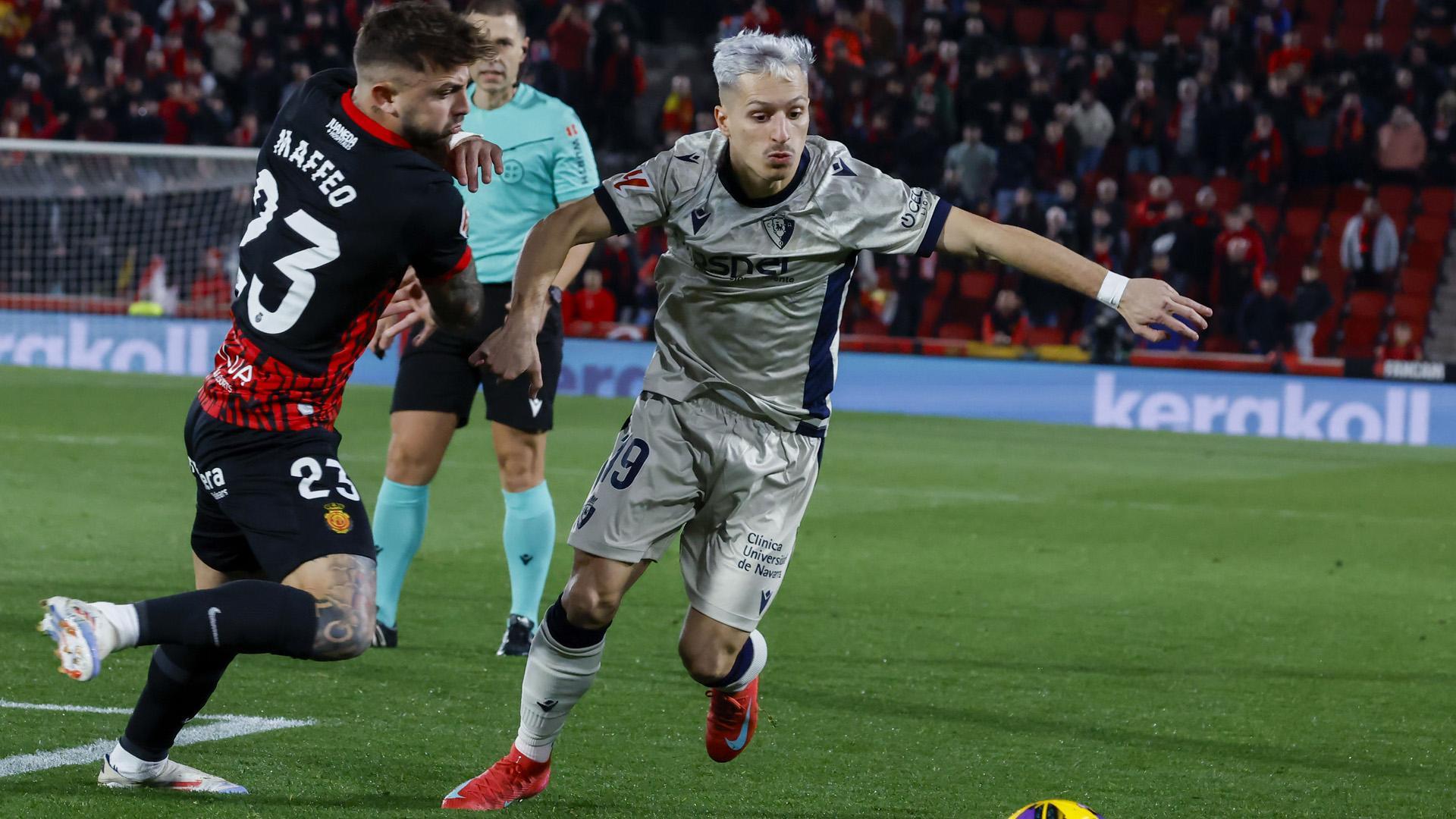 Maffeo y Bryan Zaragoza, en el partido Mallorca-Osasuna