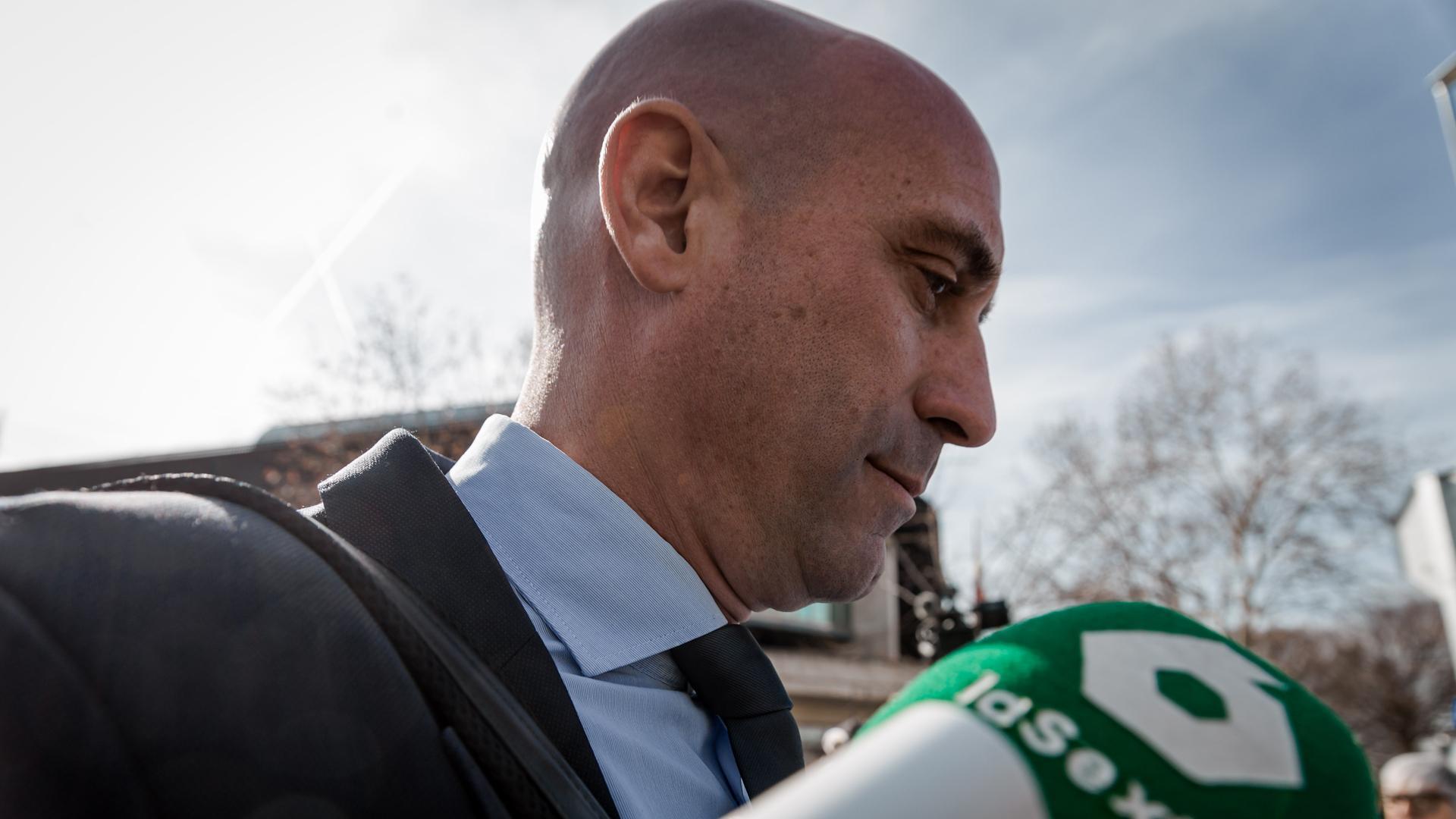 Luis Rubiales sale de una nueva jornada del juicio en la Audiencia Nacional