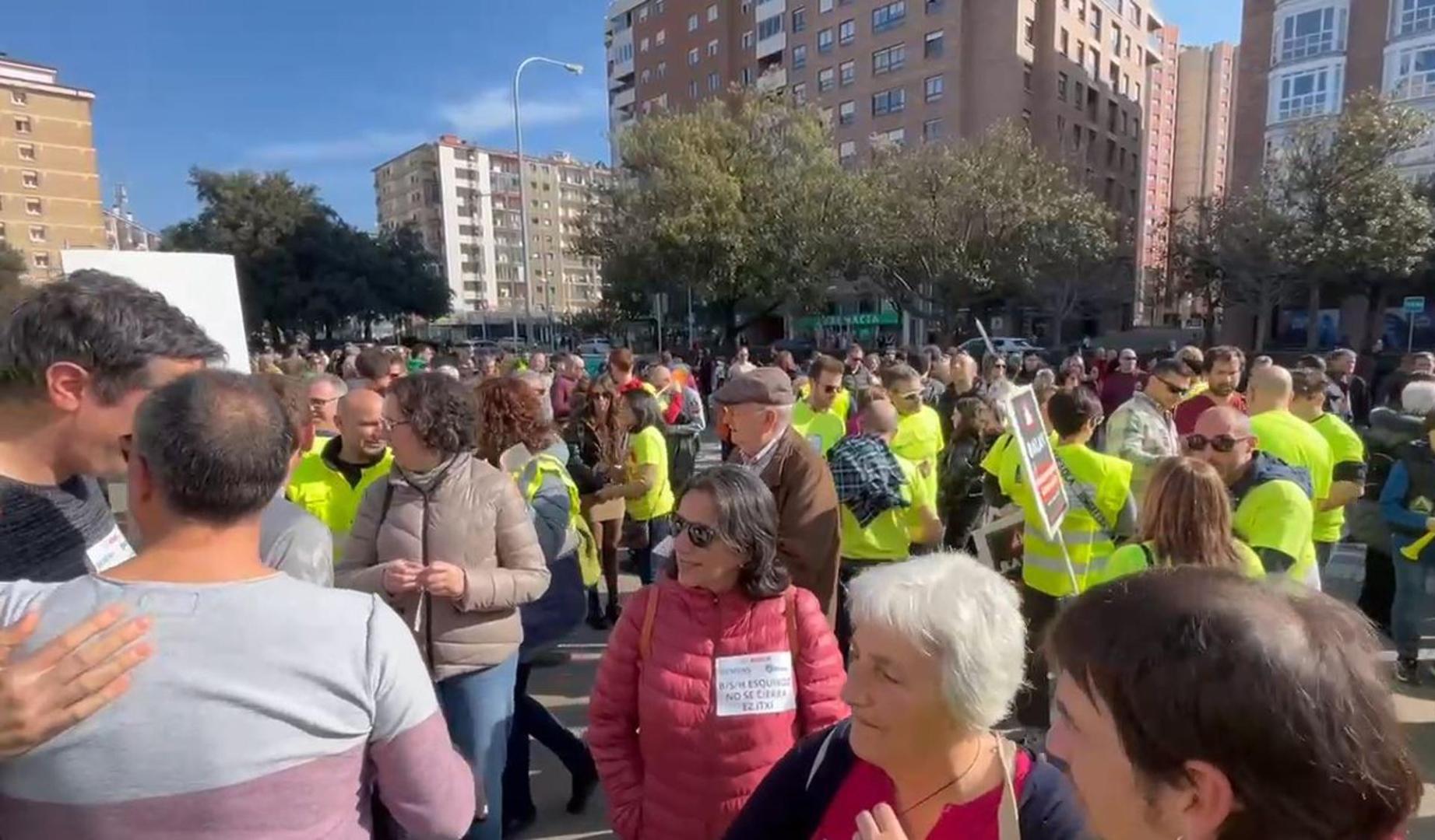 Vídeo del inicio de la manifestación por la crisis de la industria navarra en Pamplona