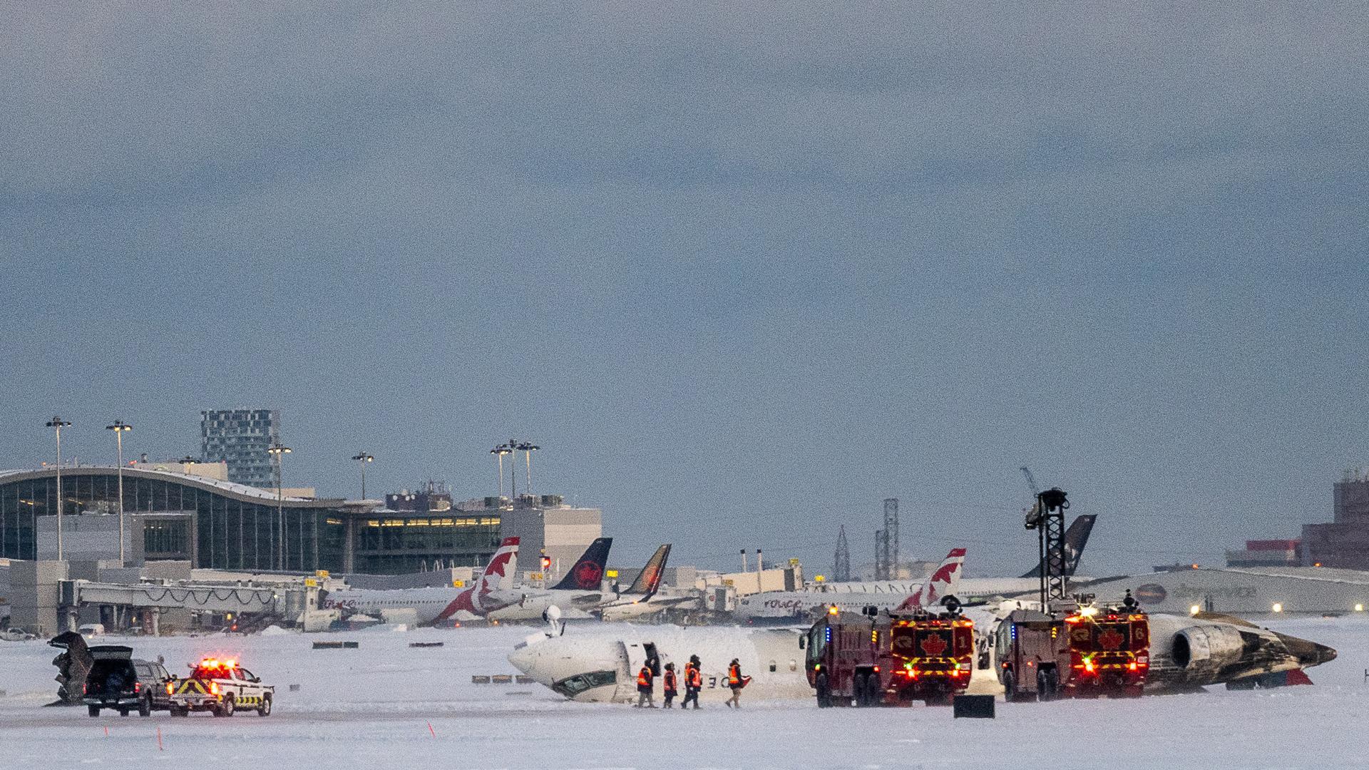 Imagen del accidente aéreo producido en el aeropuerto de Toronto