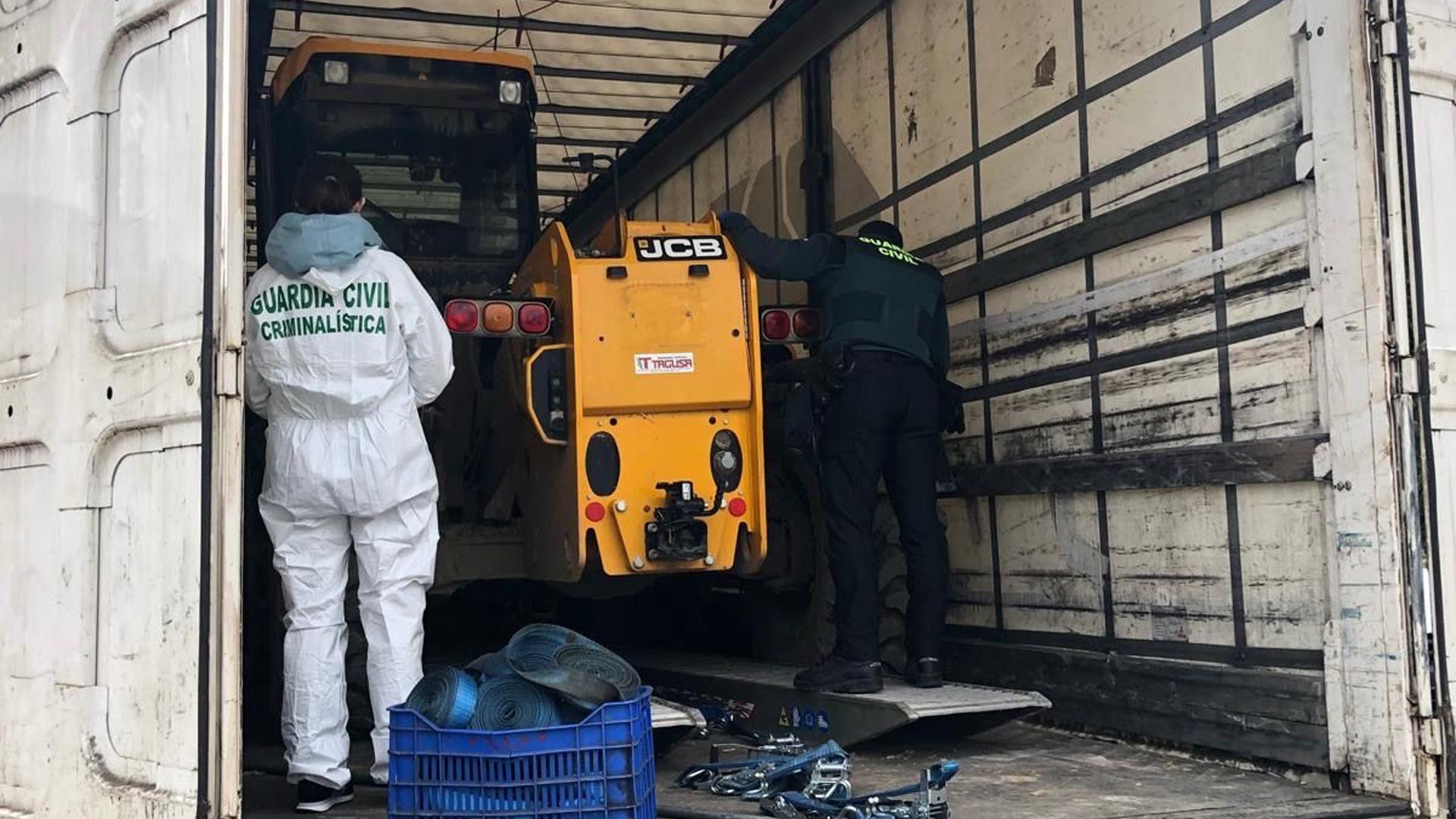 La Guardia Civil recupera en Legarda maquinaria agrícola que había sido sustraída una hora antes
