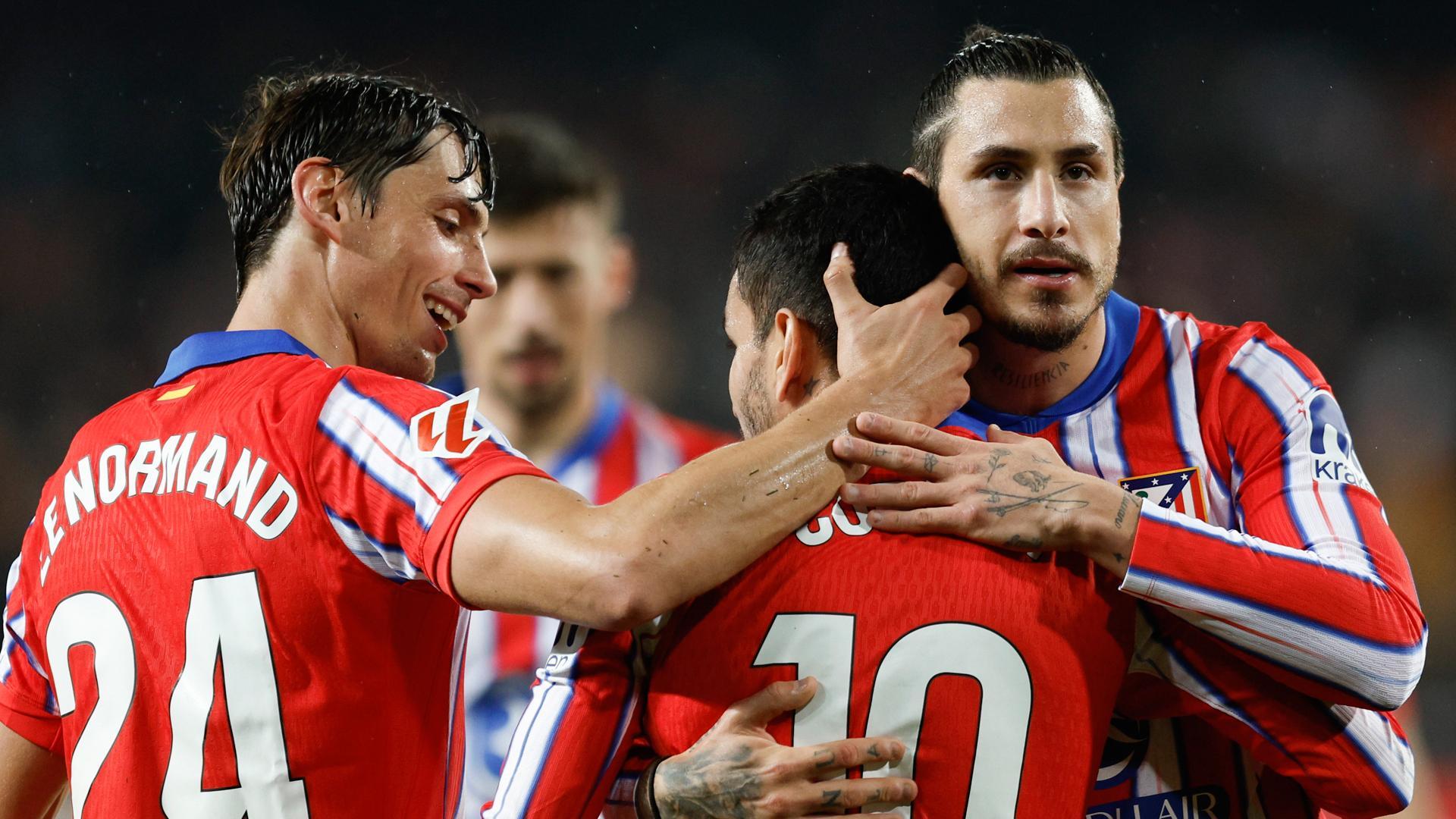 Los jugadores del Atlético de Madrid celebran el tercer gol del equipo rojiblanco
