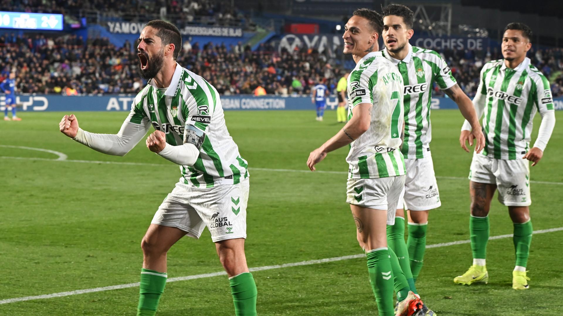 El centrocampista del Betis, Isco, celebra el segundo gol del equipo andaluz