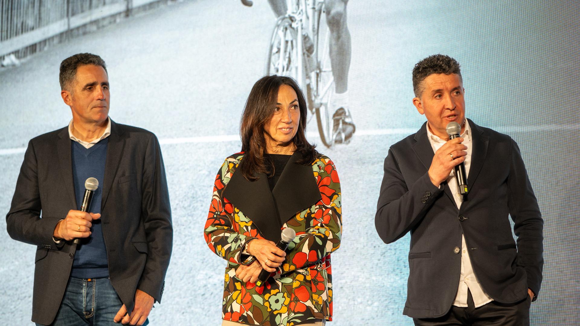 Miguel Induráin, Dori Ruano y Roberto Heras, en la presentación de las tres primeras etapas del Tour 2026
