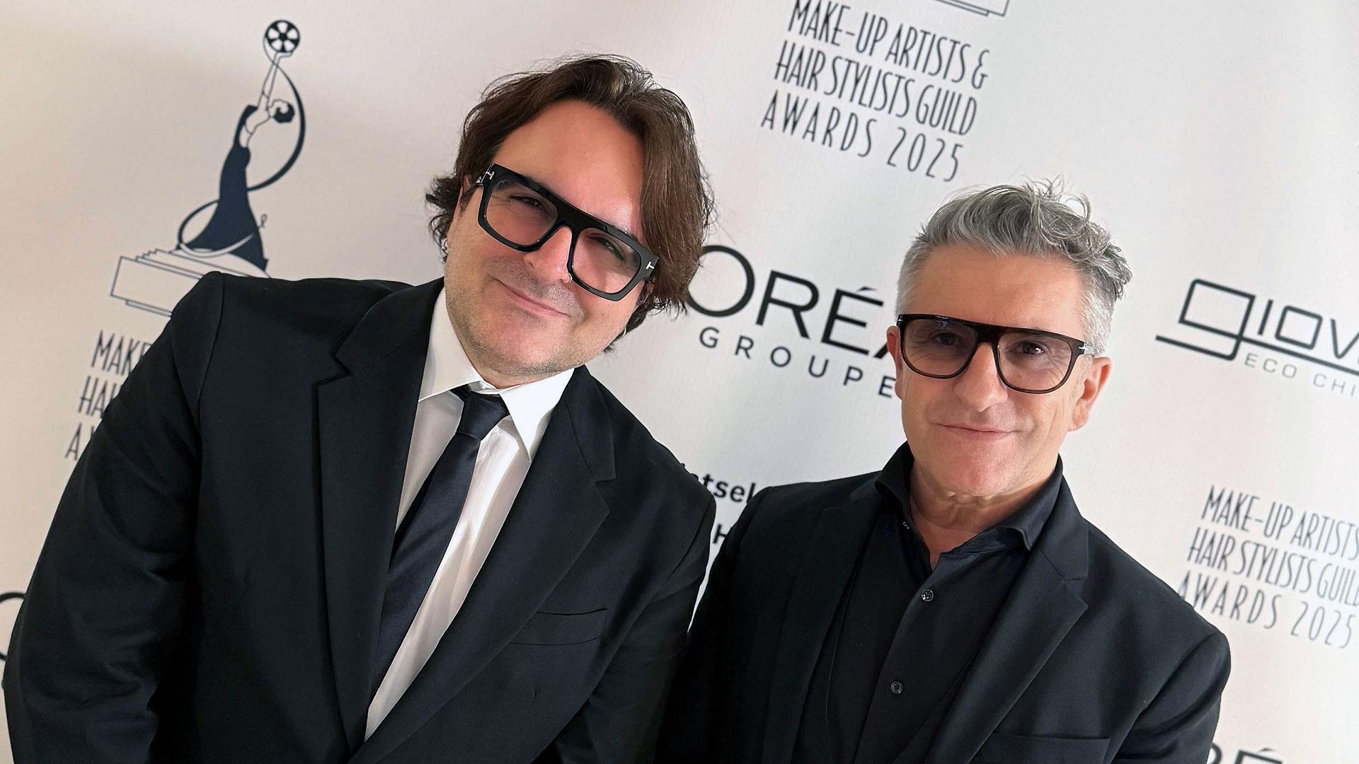 Sergi Bancells (izda.) y Mikel Luzea, este pasado sábado en los Premios del Gremio de Peluqueros y Maquilladores de Hollywood