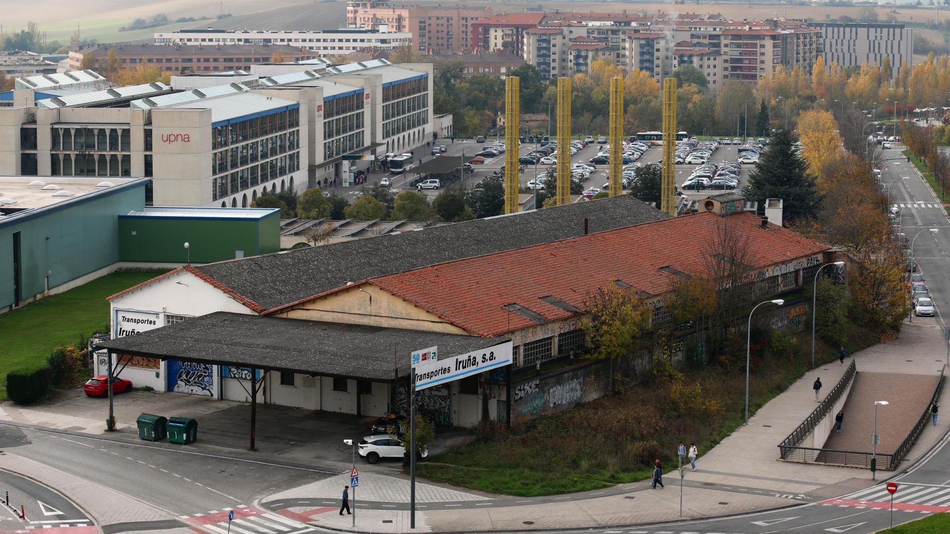 Las antiguas naves de Transportes Iruña, junto a la UPNA, que se van a rehabilitar