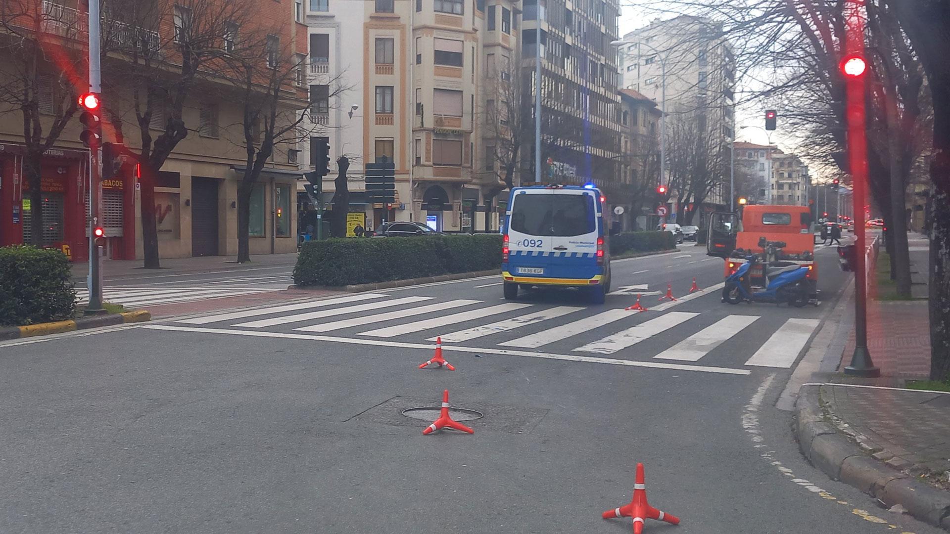 Tres personas resultaron heridas en el atropello de una motocicleta a dos jóvenes en la avenida de la Baja Navarra