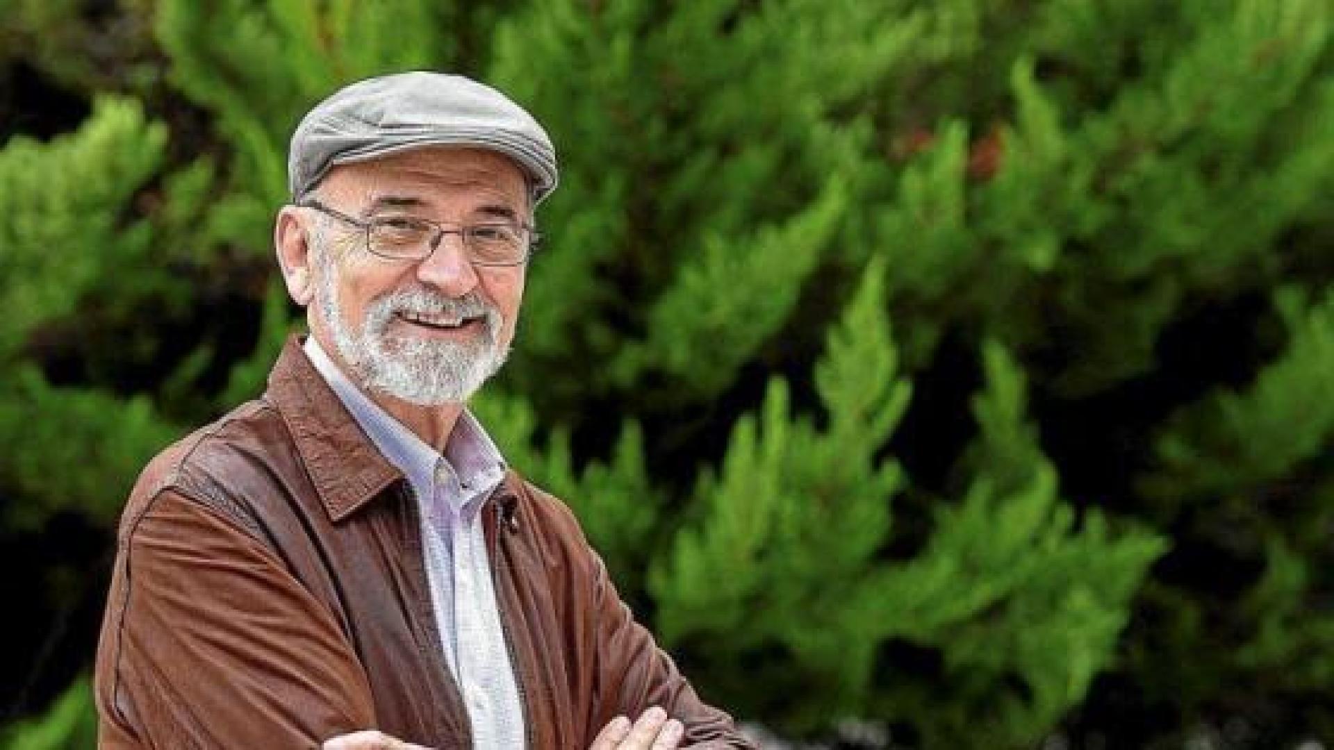 Enrique Martínez Lozano dará hoy una charla en la Biblioteca de Navarra.