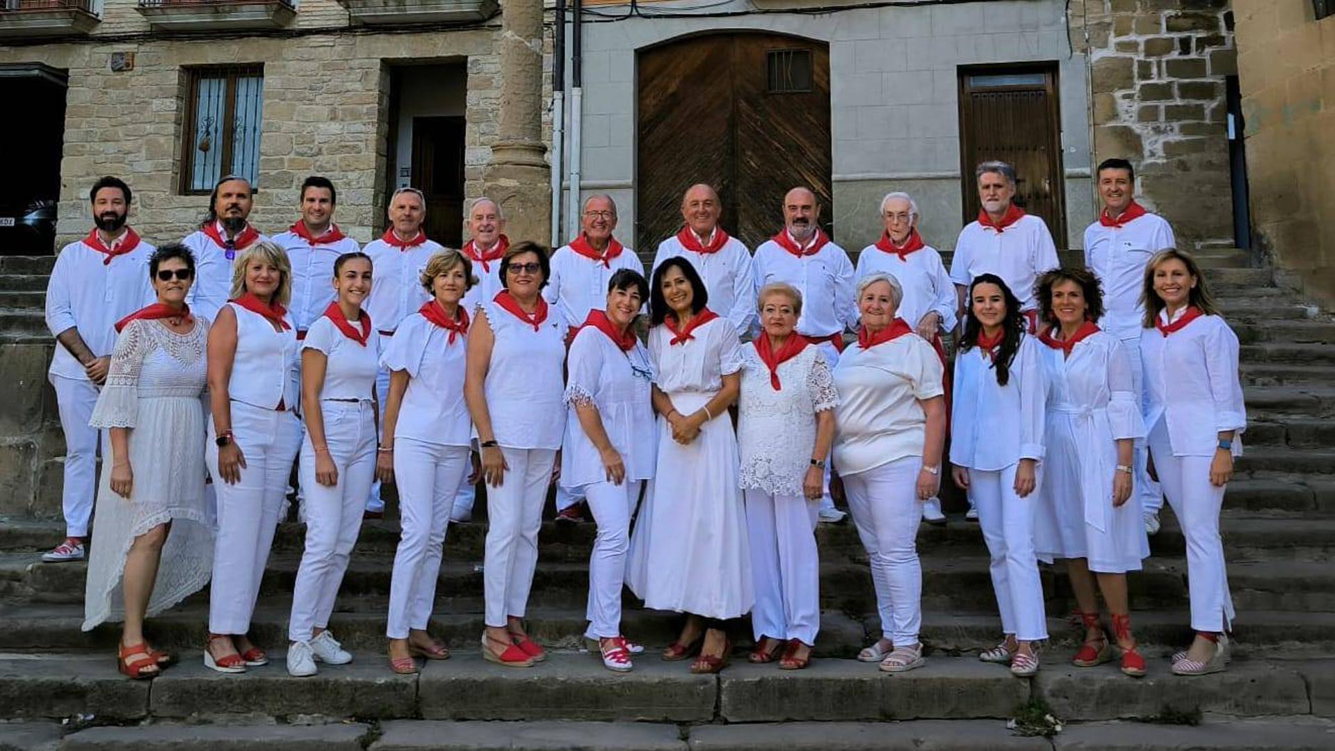 Los actuales integrantes de la Agrupación Coral Tafallesa en una imagen captada durante las pasadas fiestas patronales de Tafalla