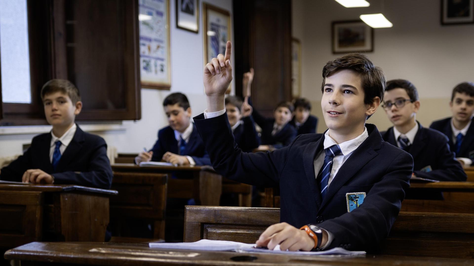 La Escolanía destaca por conferir especial relevancia al arte del canto y al desarrollo interior de sus alumnos