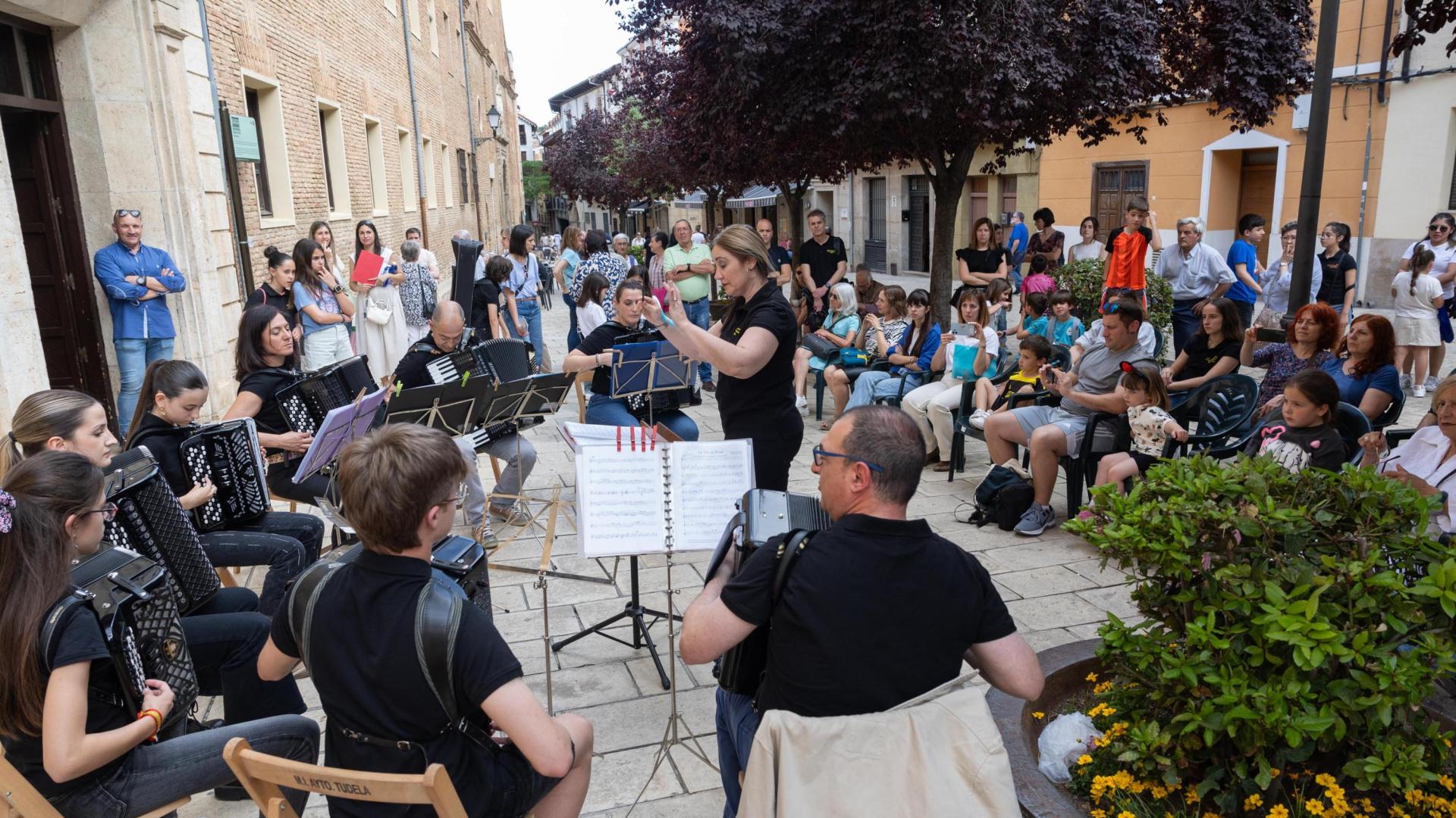 Actuación de la Orquesta de Acordeones de la Escuela-Conservatorio de Tudela, durante las pasadas jornadas de puestas abiertas del centro
