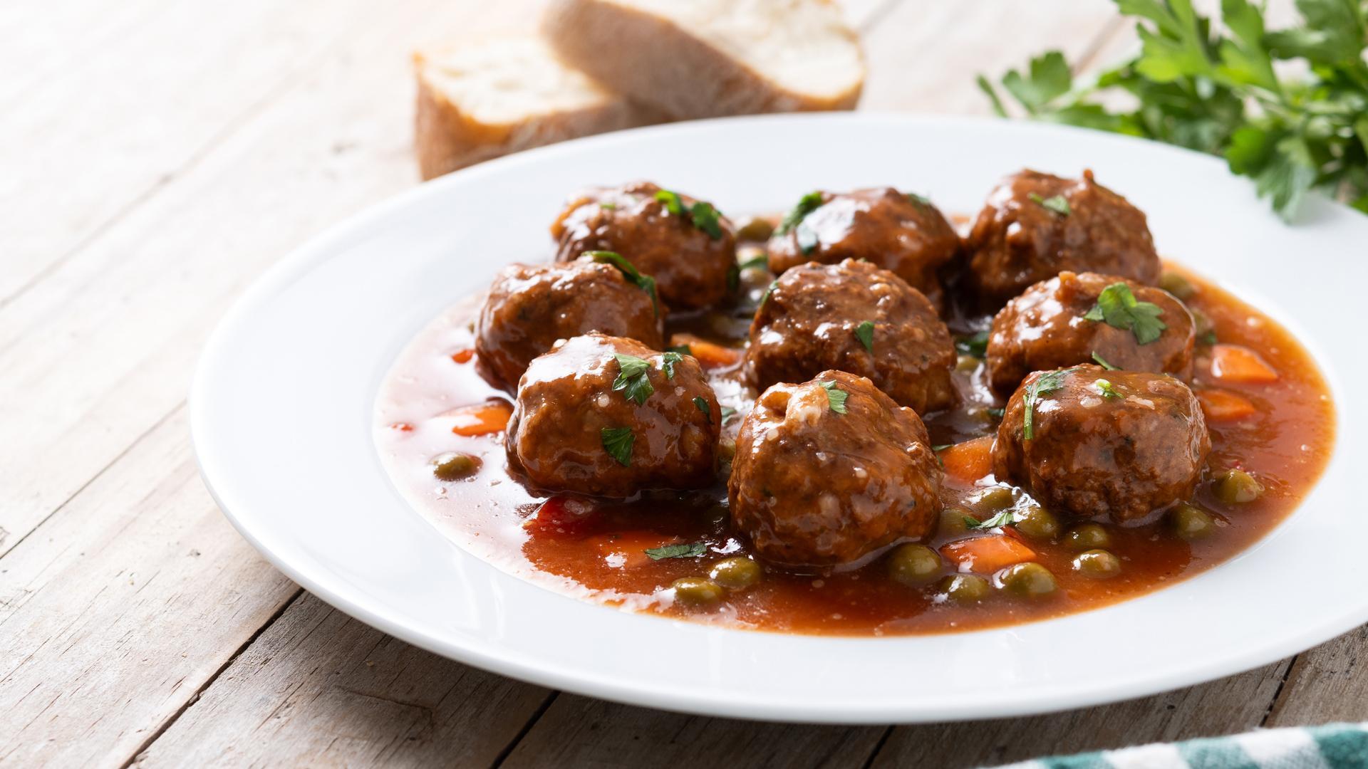 Imagen de archivo de unas albóndigas en salsa
