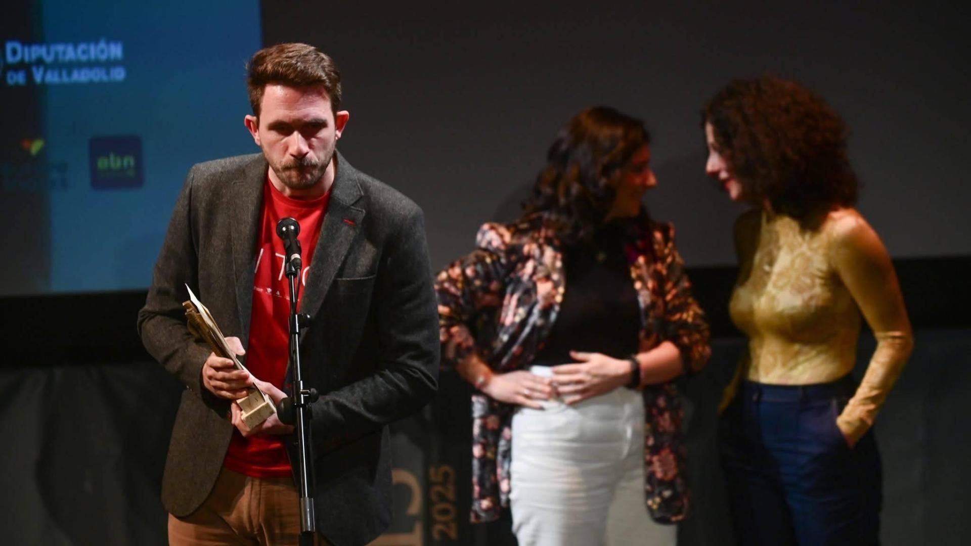Javier Celay recogiendo el premio en Medina del Campo
