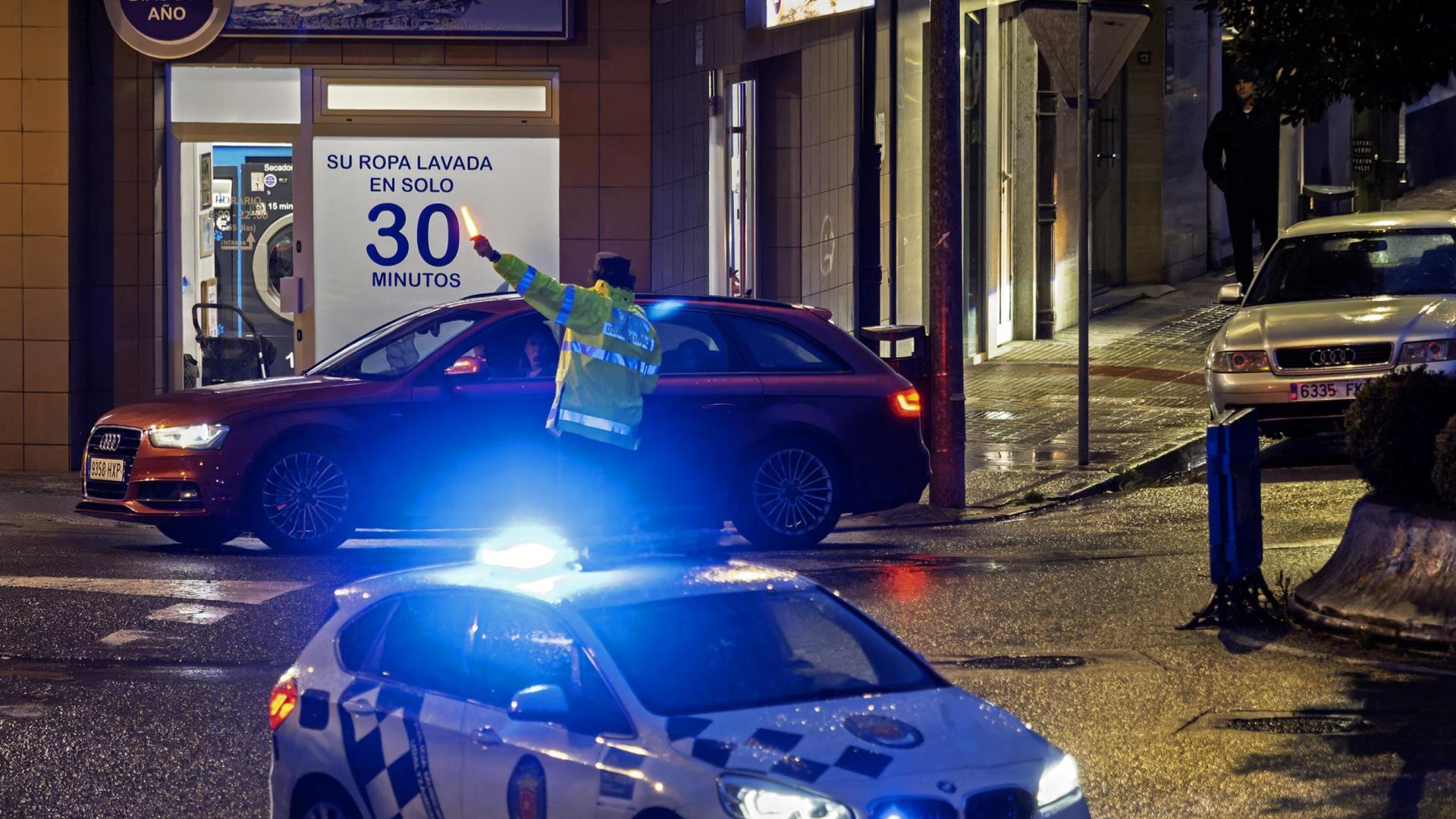 Policía Municipal durante un reciente control de tráfico en Estella.