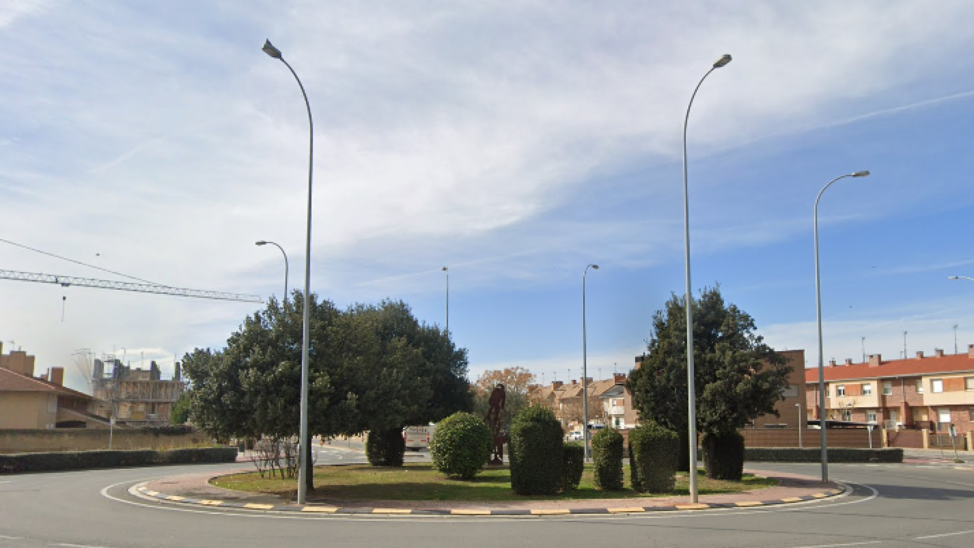Una de las rotonda de la avenida Merindades de Tudela
