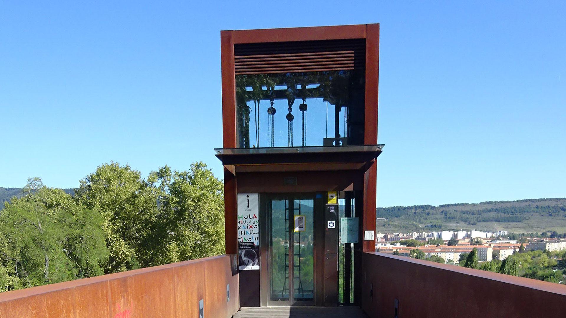 Ascensor de la Media Luna