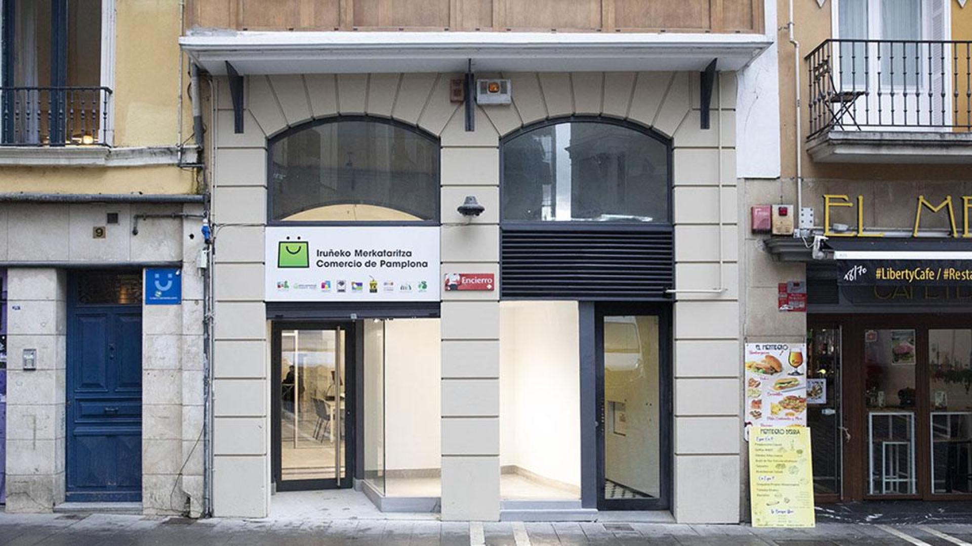 El 'Comercio de Pamplona / Iruñeko Merkataritza’ se encuentra en la calle Mercaderes, 11