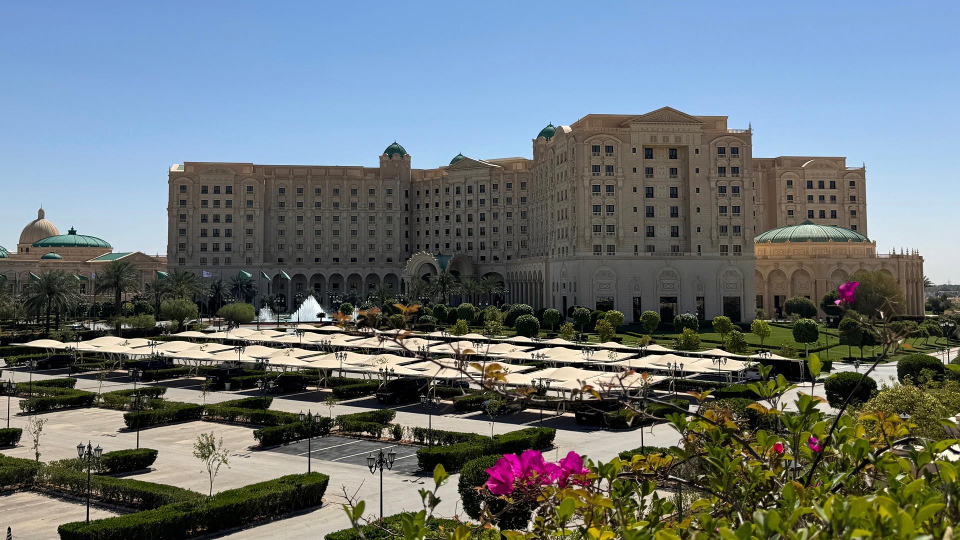 Hotel de Riyadh donde se reúnen las delegaciones de EE UU y Rusia