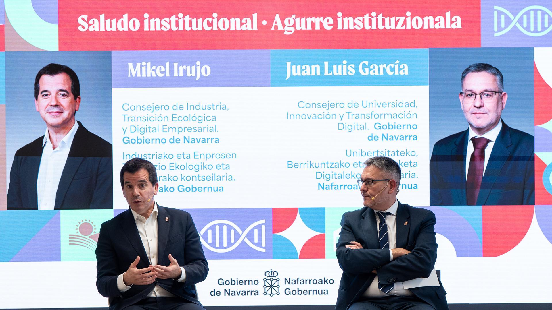 Los consejeros Irujo y García, en un momento de la presentación