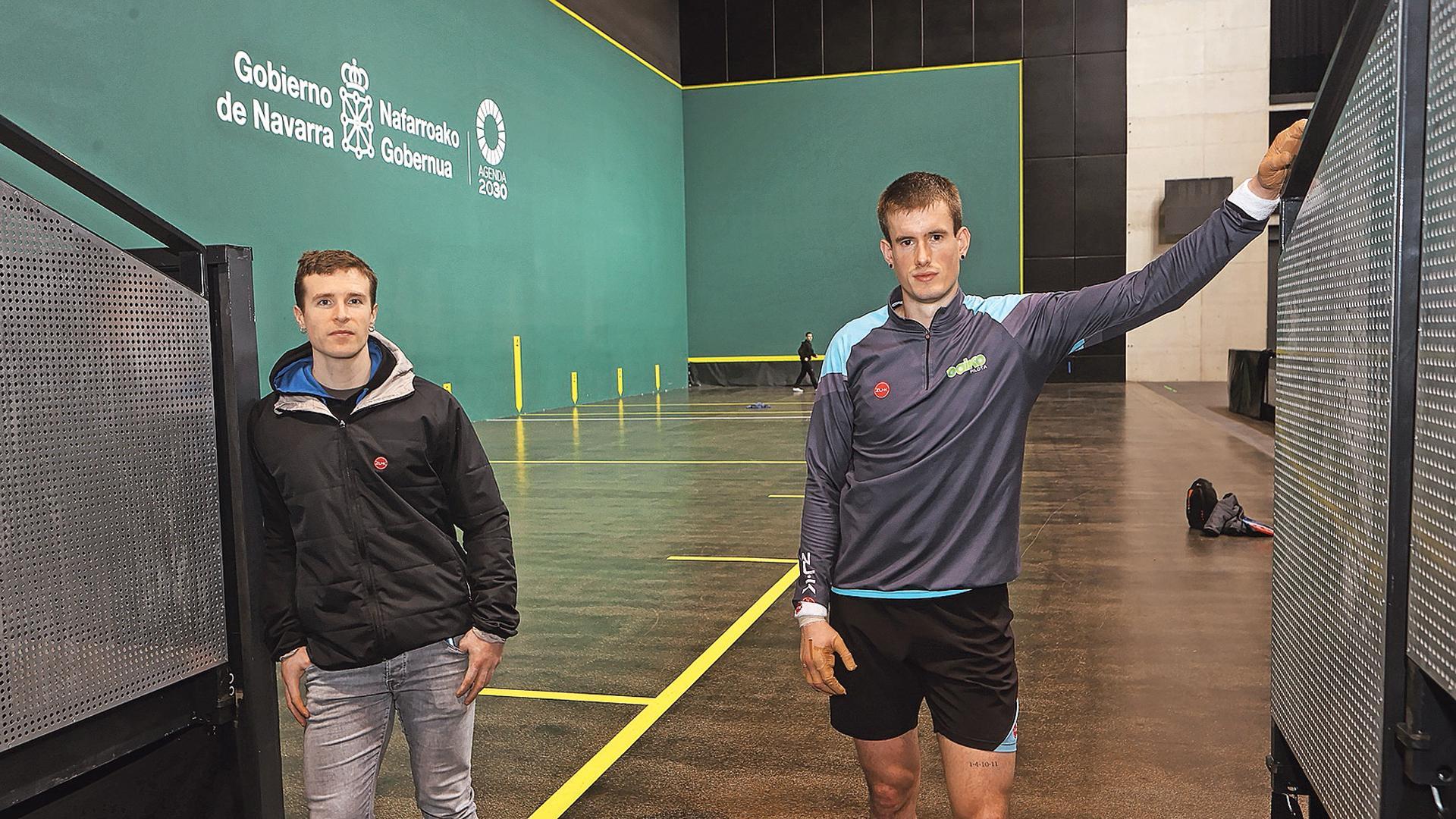 Iñaki Artola y Jon Mariezkurrena vivirán mañana en el Labrit su primera final en la máxima categoría de la mano profesional /