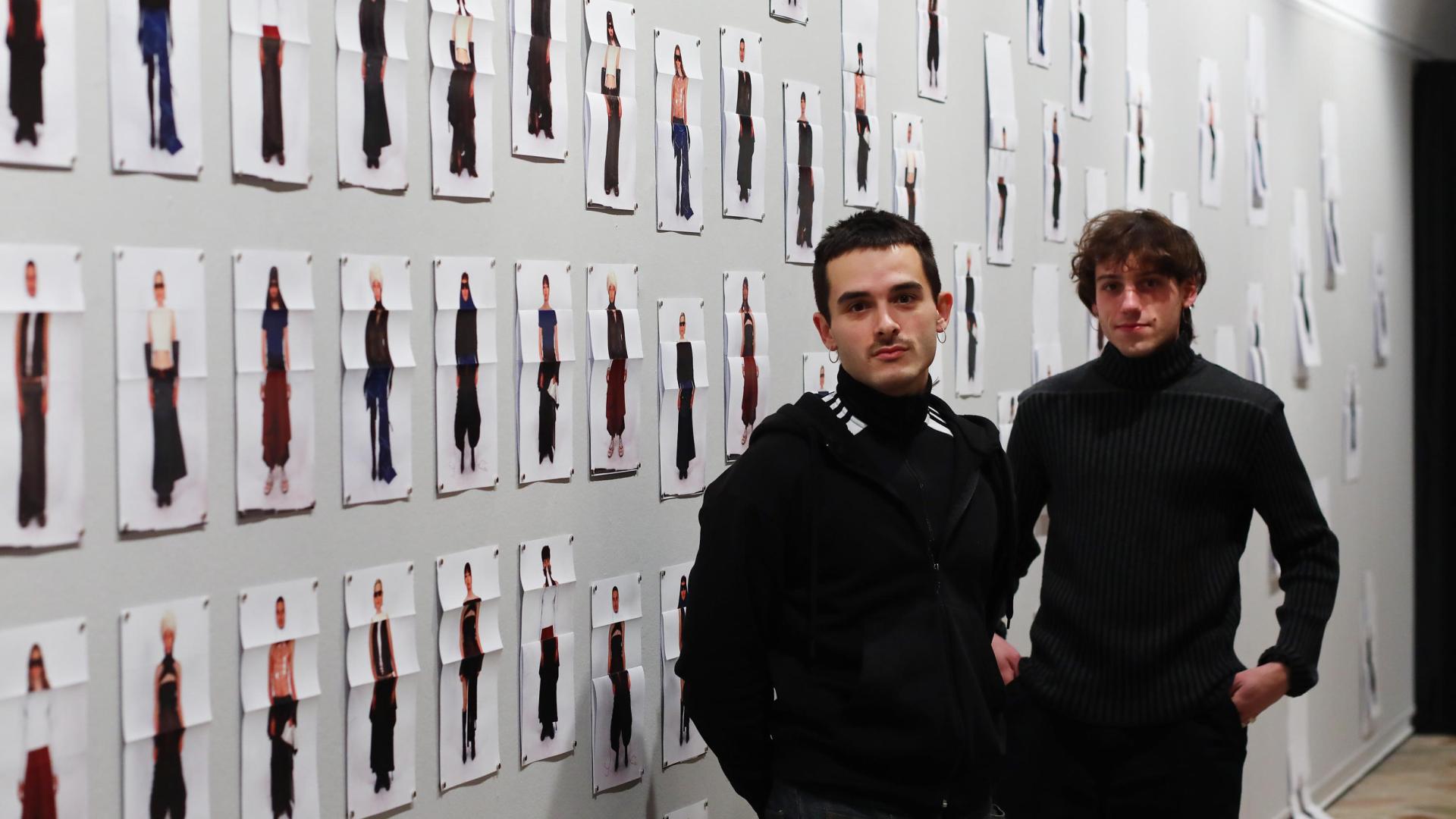 Jaime Remírez de Ganuza y Pablo Giobellina en la exposición que se puede ver en el Polvorín