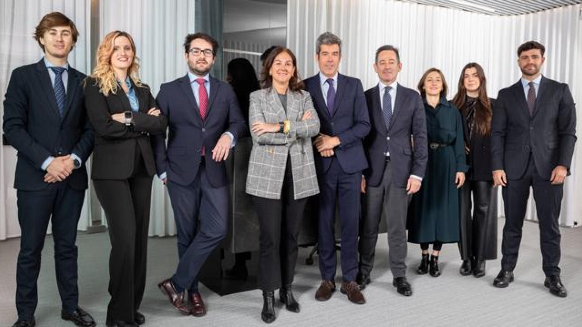 A: CEDIDA
F: 4-4-25
P: EQUIPO DE ABANTE
El equipo de Abante en Navarra en las oficinas de la entidad de asesoramiento financiero y patrimonial en la Avenida Carlos III