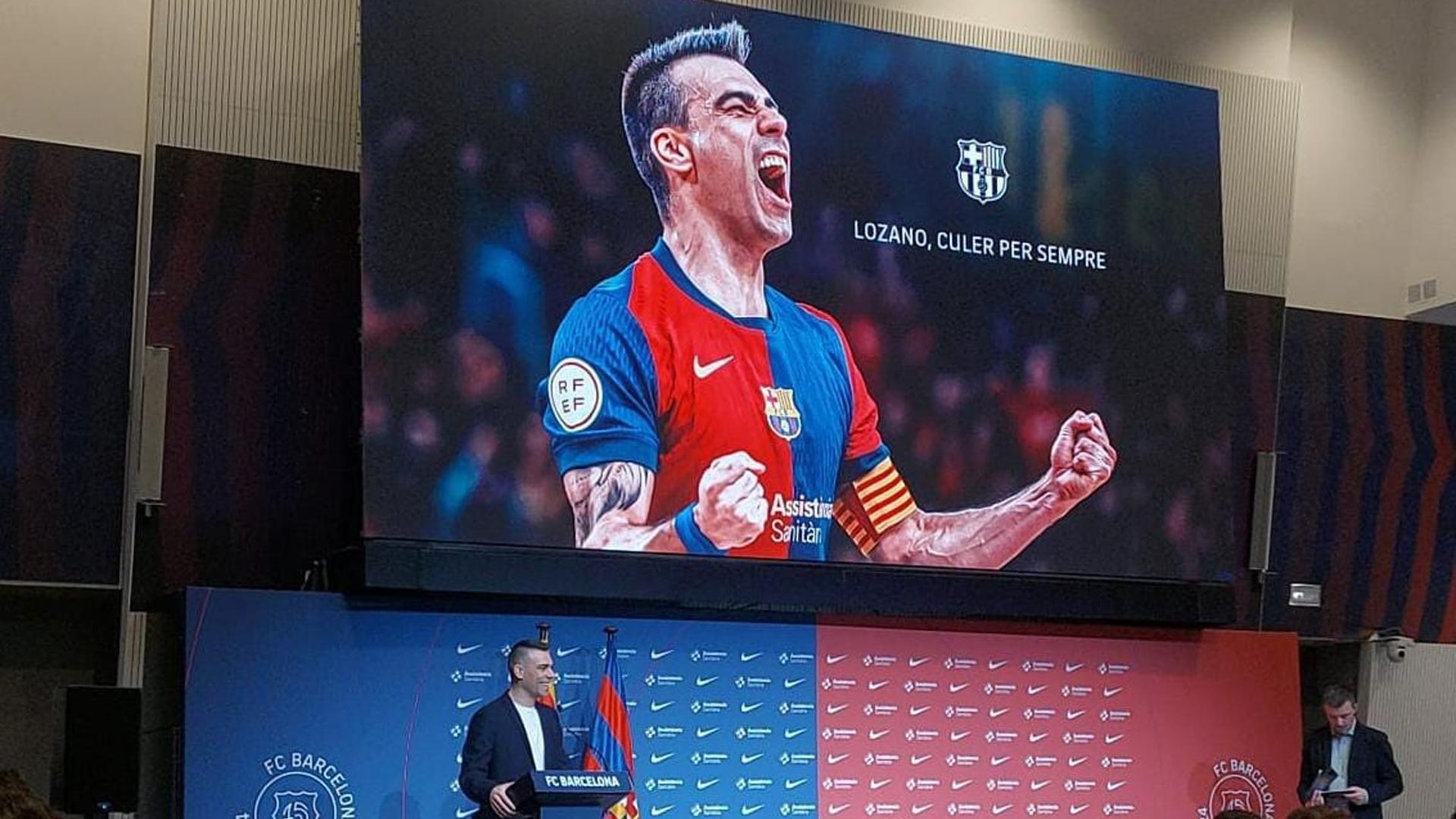 El jugador español de fútbol sala del Barça Sergio Lozano en el anuncio de su retirada