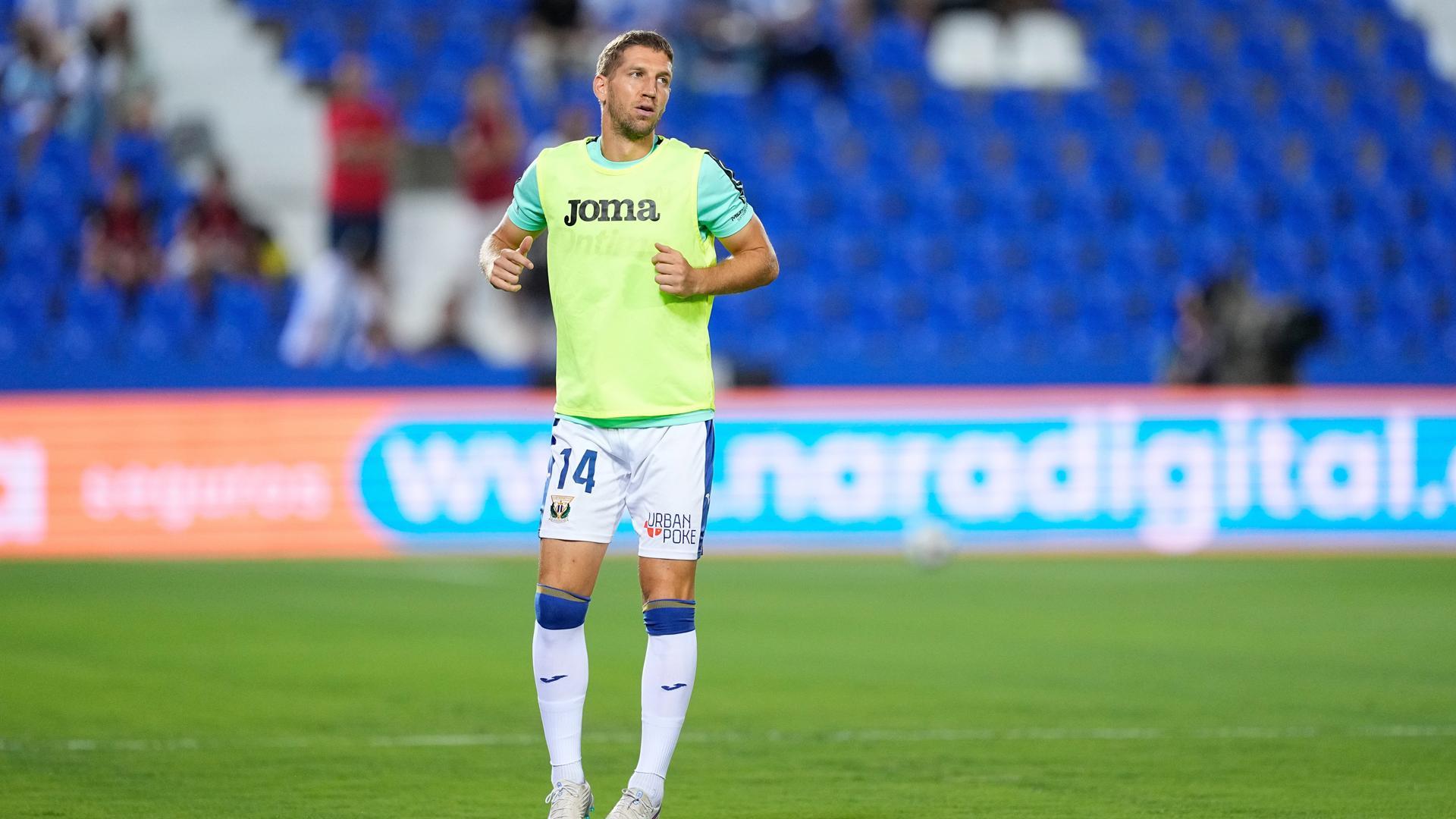 Darko Brasanac, en el calentamiento previo a un partido con el Leganés