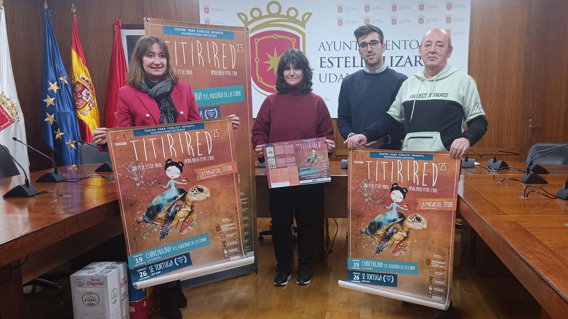 Desde la izda., Noemí Hernández, concejala de Cultura de Ribaforada; Ana Duarte, concejala de Cultura de Estella; Marcos Navascués, edil de Cultura de Cintruénigo; y Javier Bonafau, concejal de Viana.