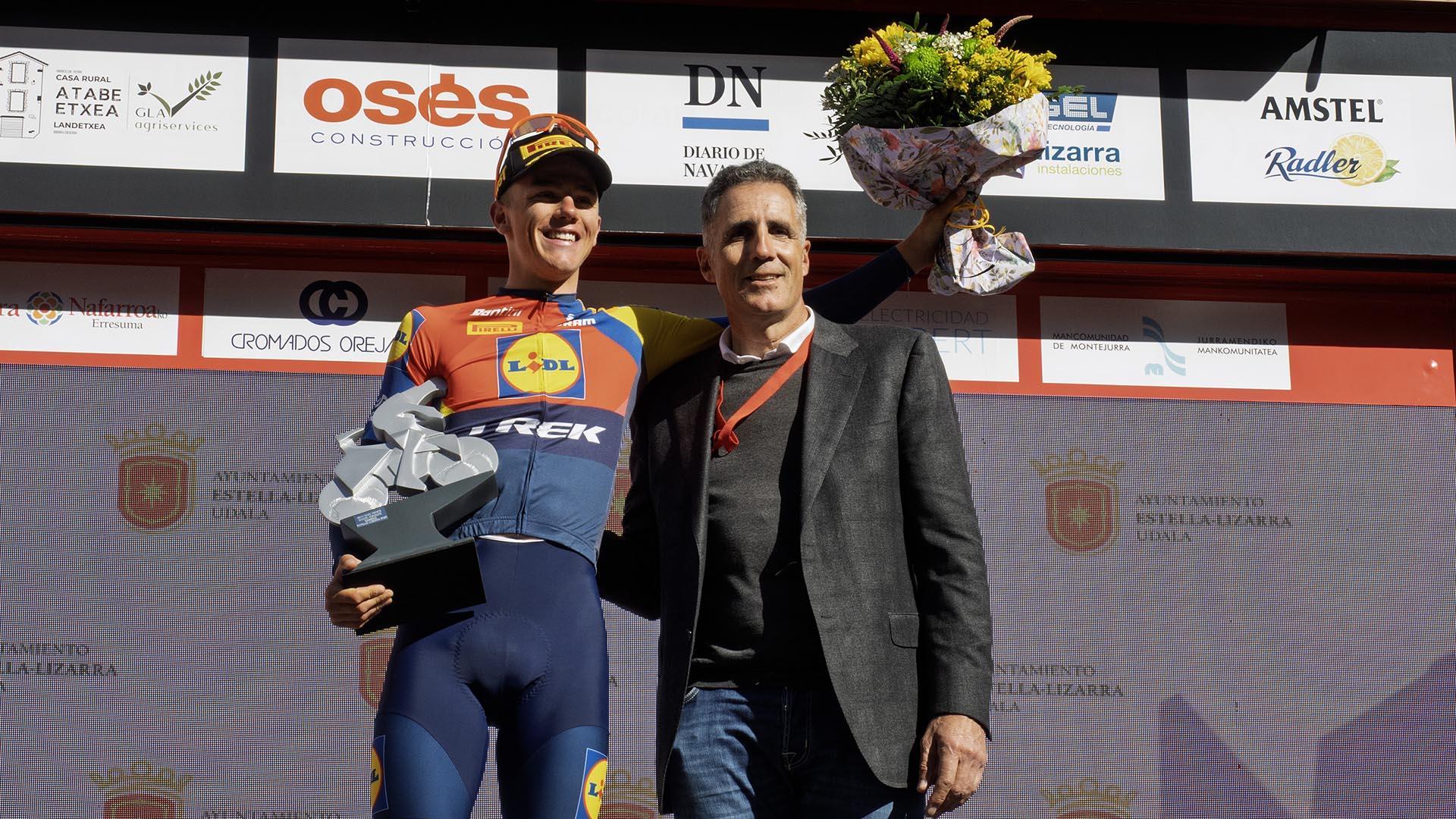 Imágenes de la salida, la carrera y los podios del Gran Premio miguel Induráin 2025 /