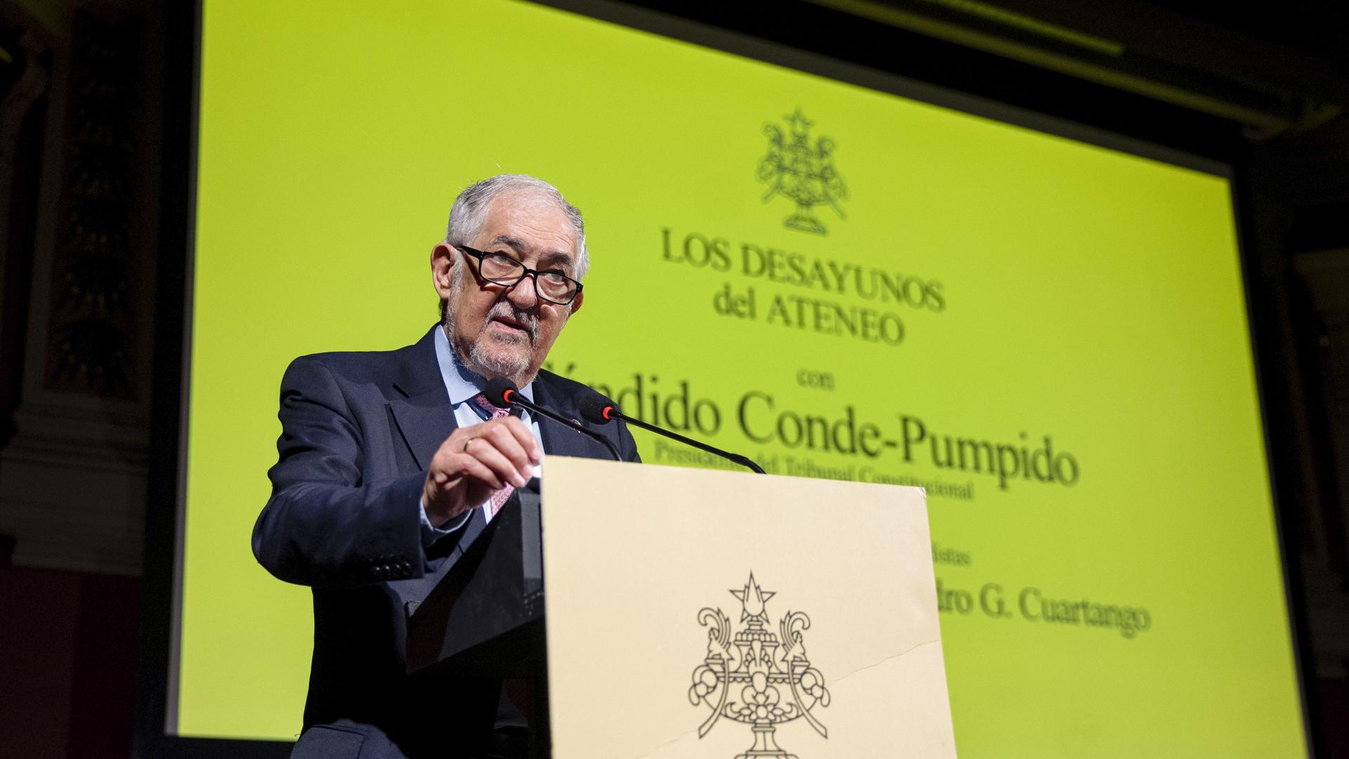Conde-Pumpido, este lunes en el desayuno informativo en el Ateneo de Madrid