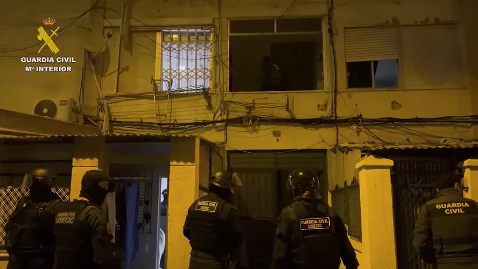 Momento de la operación llevada a cabo por la Guardia Civil