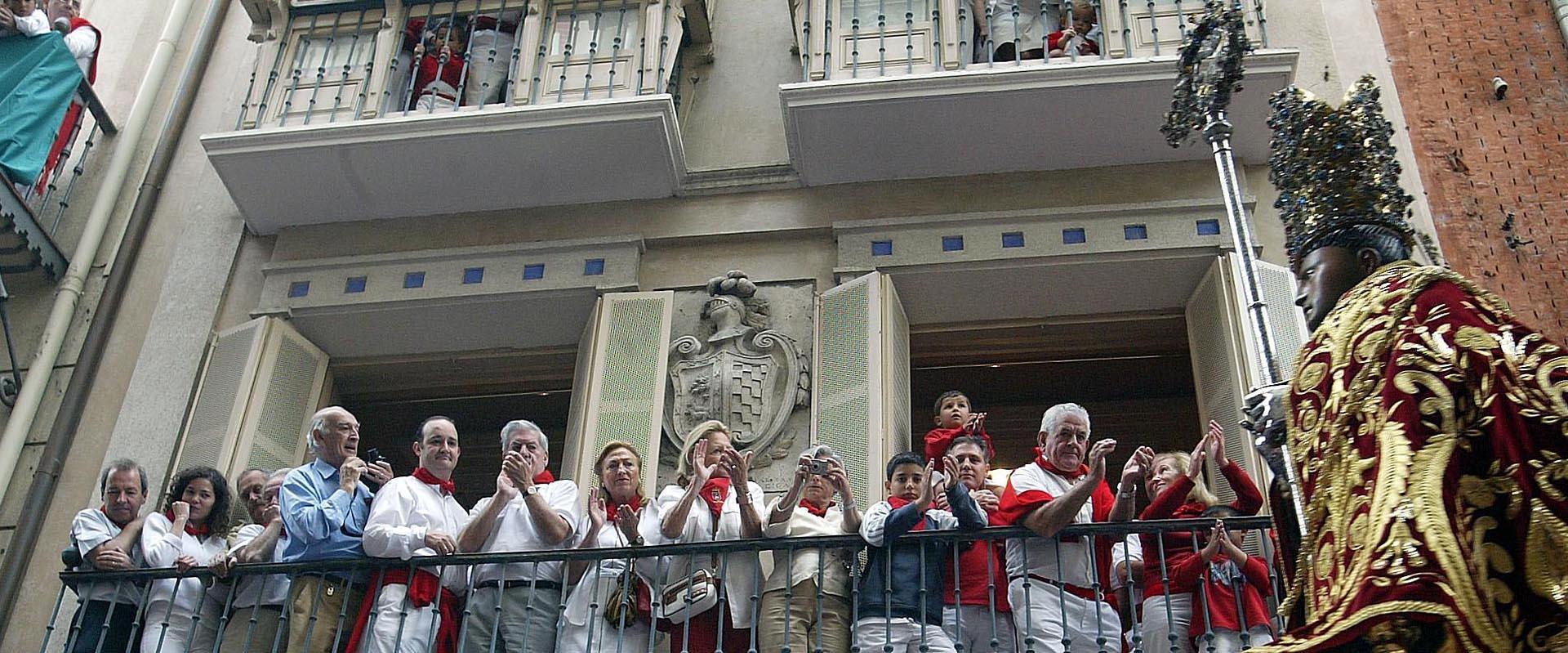 Fotos de los seis viajes de Vargas Llosa a Navarra.